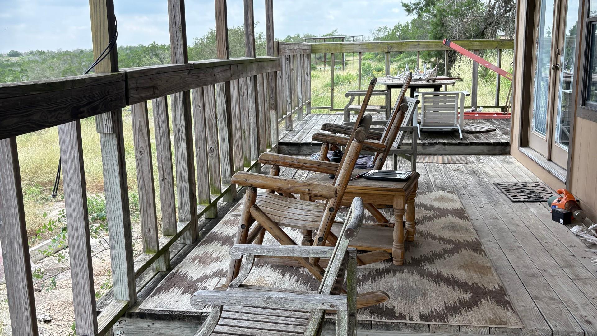 2131 Private Road 3157, Brackettville, TX 78832