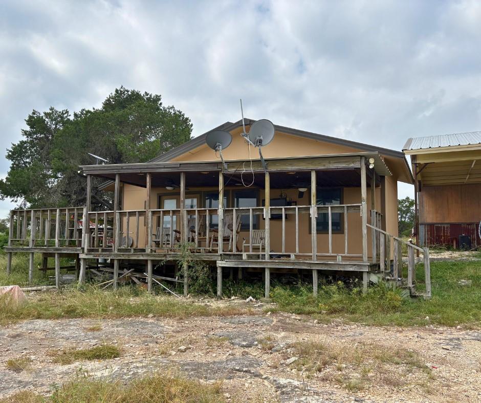 2131 Private Road 3157, Brackettville, TX 78832