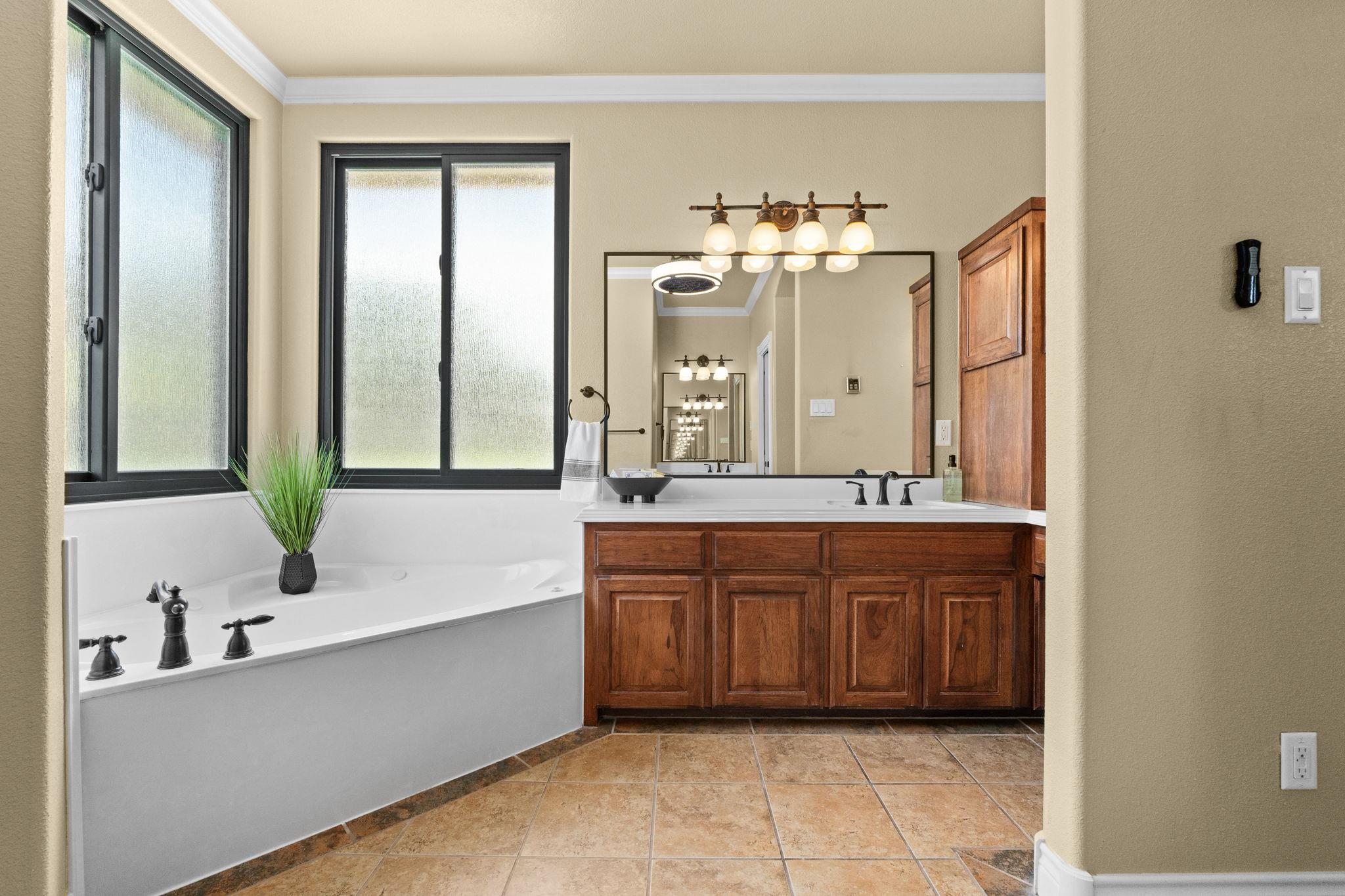 1135 Redleaf Dr, Nolanville, TX 76559