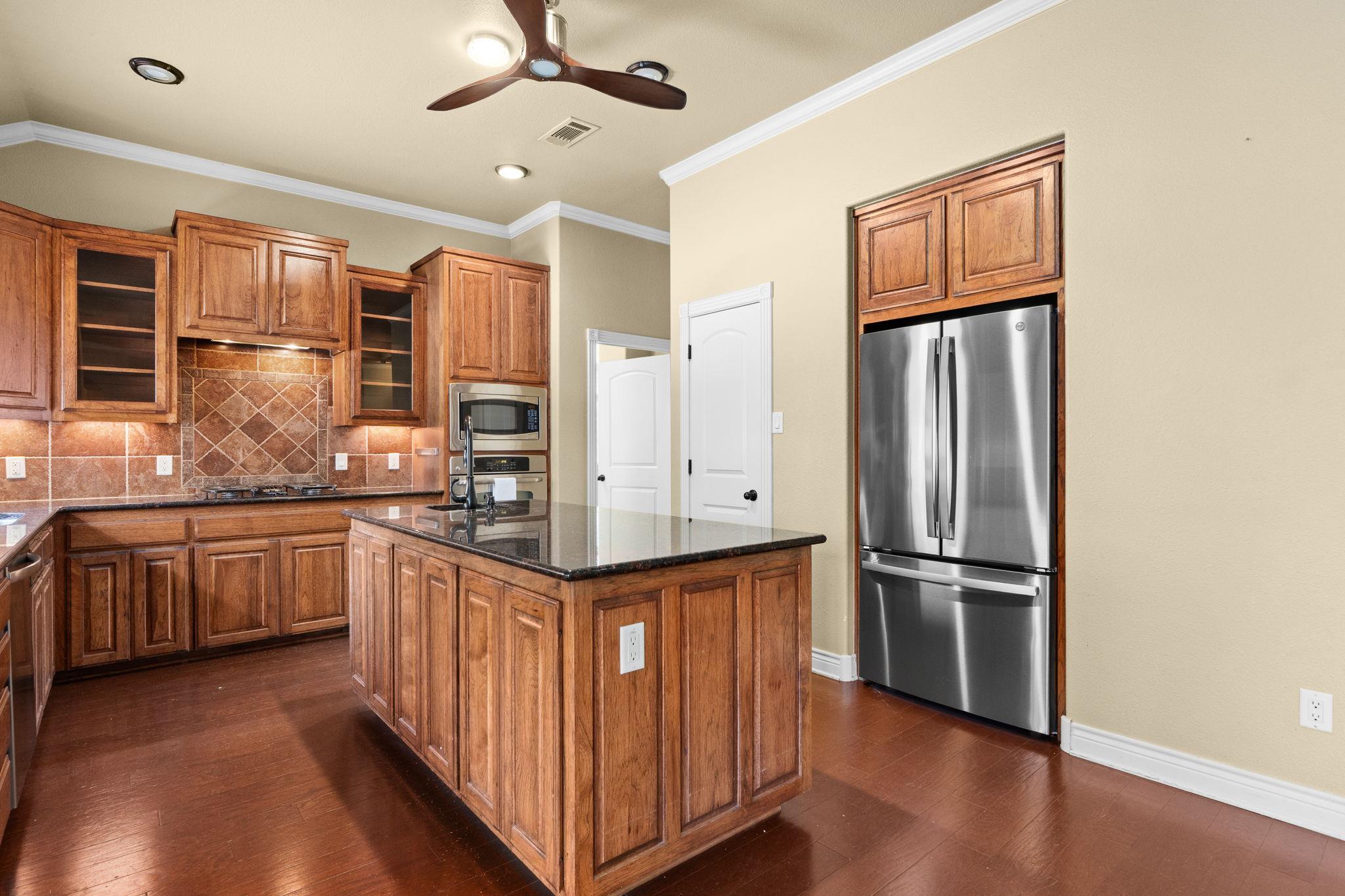 1135 Redleaf Dr, Nolanville, TX 76559