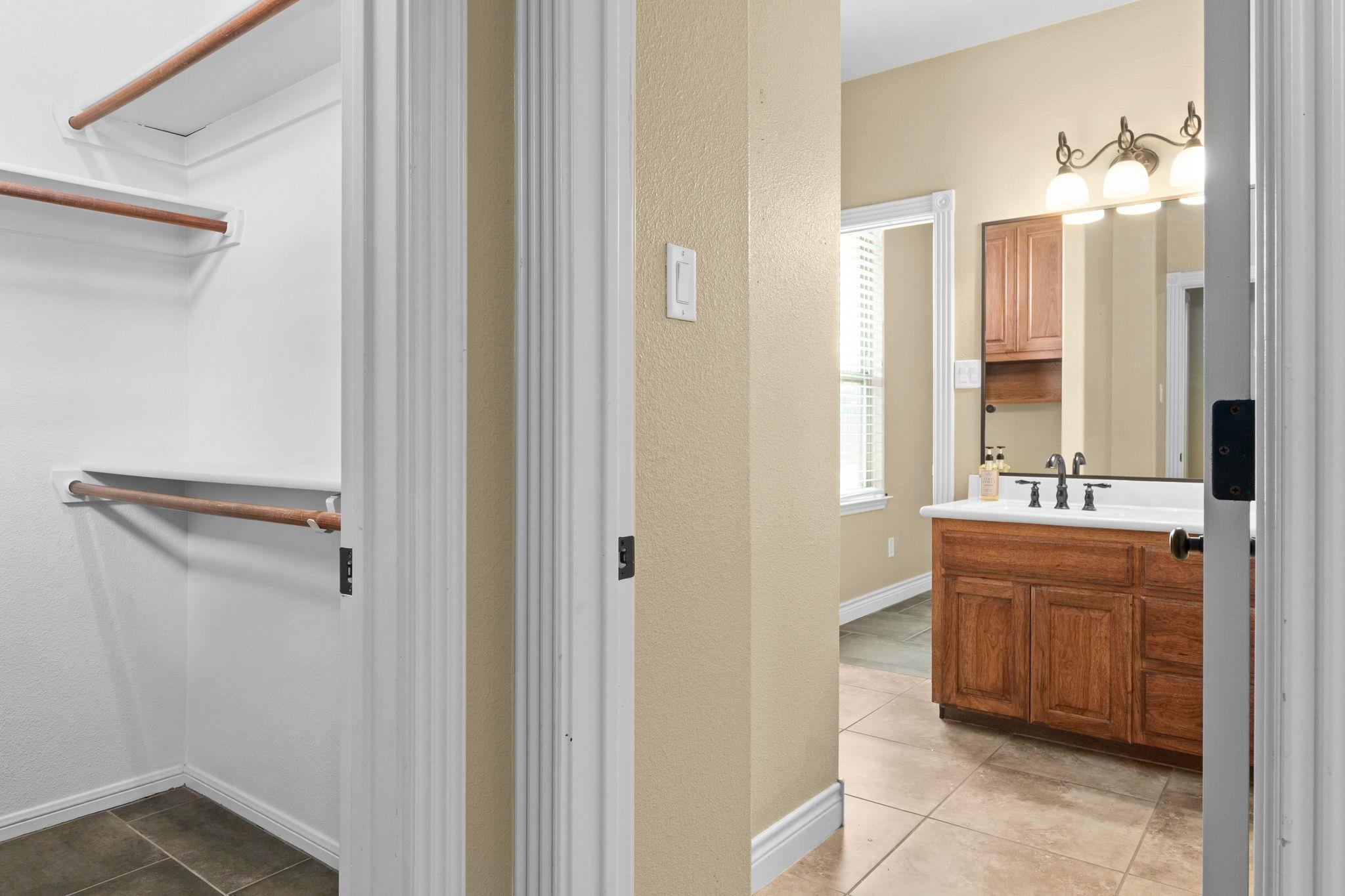 1135 Redleaf Dr, Nolanville, TX 76559