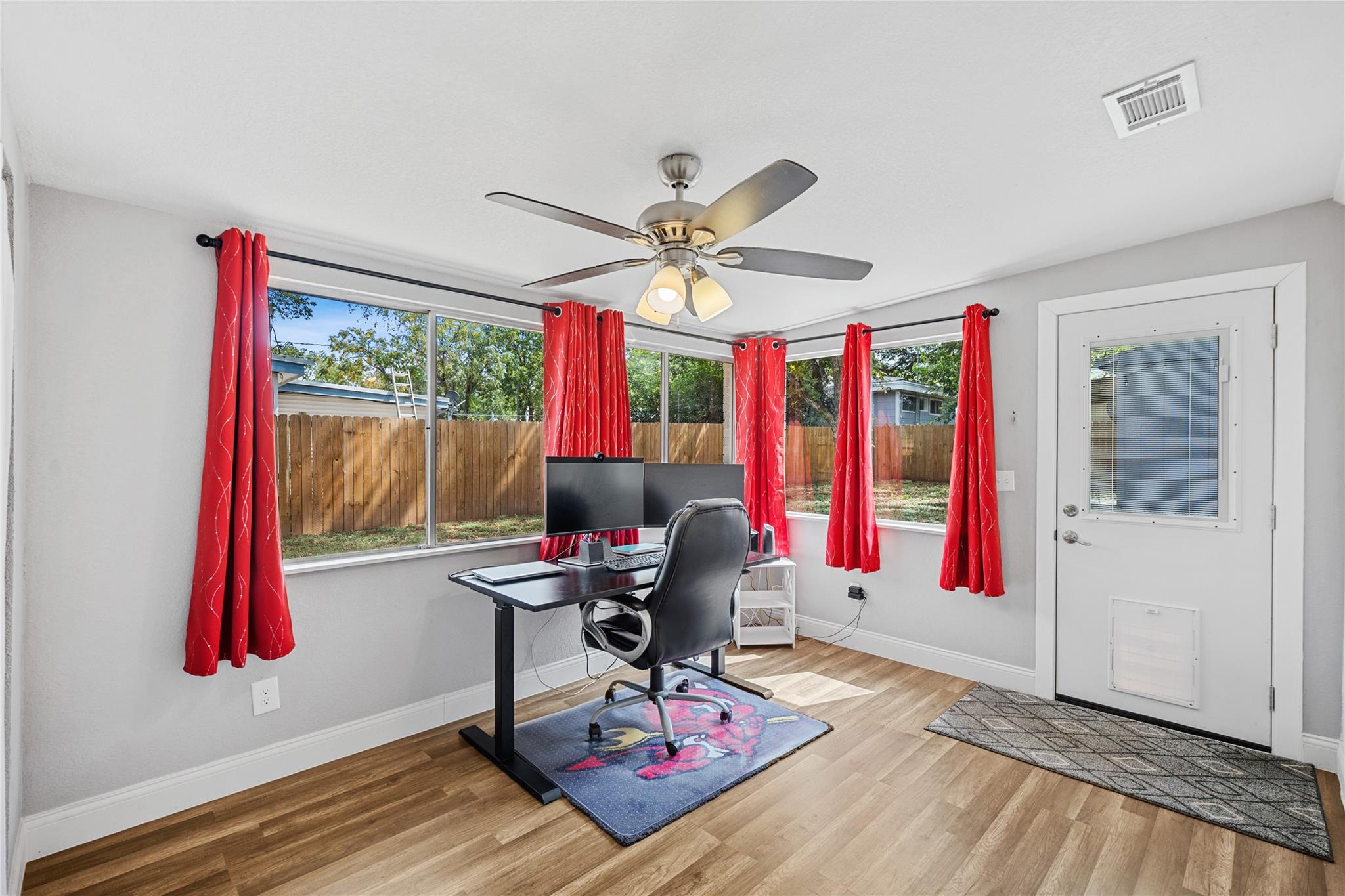 407 Lamon St, Burnet, TX 78611