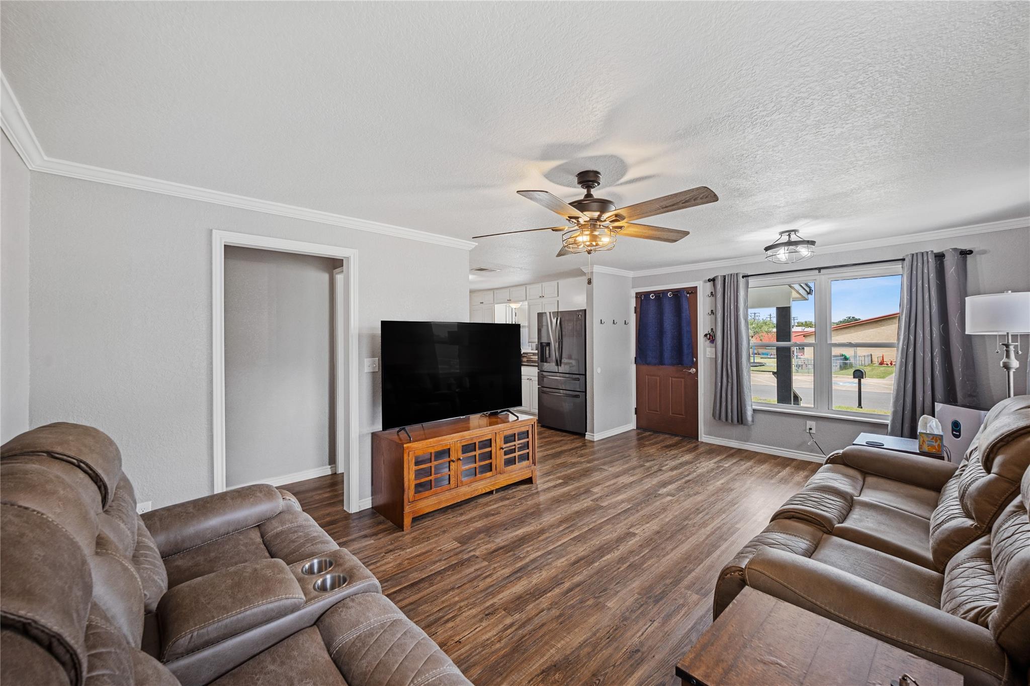 407 Lamon St, Burnet, TX 78611