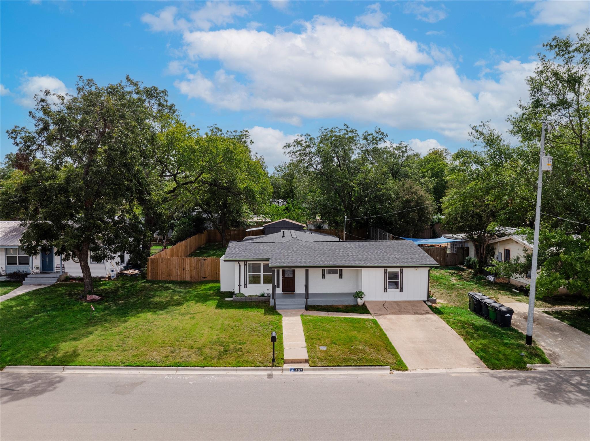407 Lamon St, Burnet, TX 78611