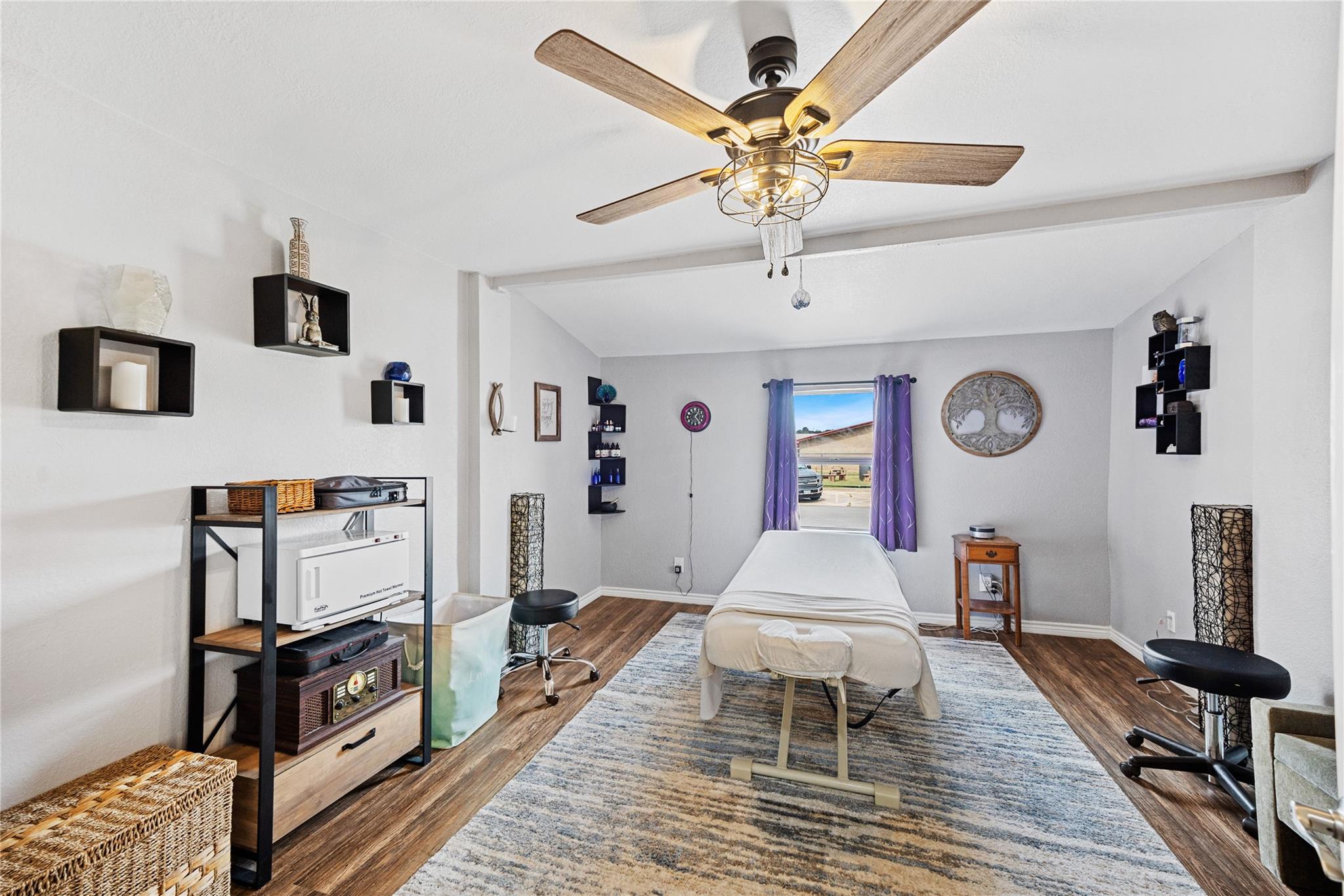 407 Lamon St, Burnet, TX 78611