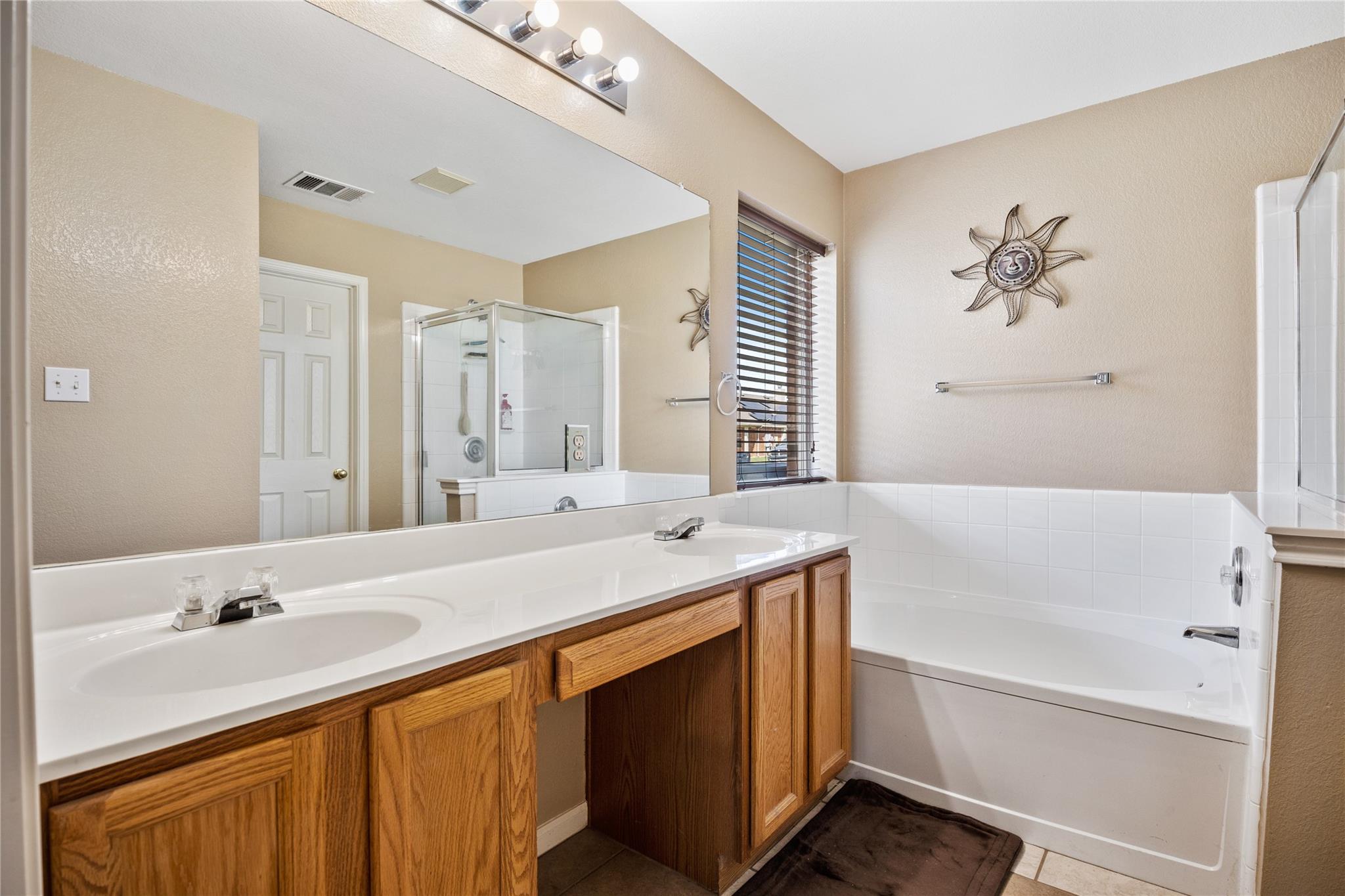 4016 Kerley Ct, Hutto, TX 78634