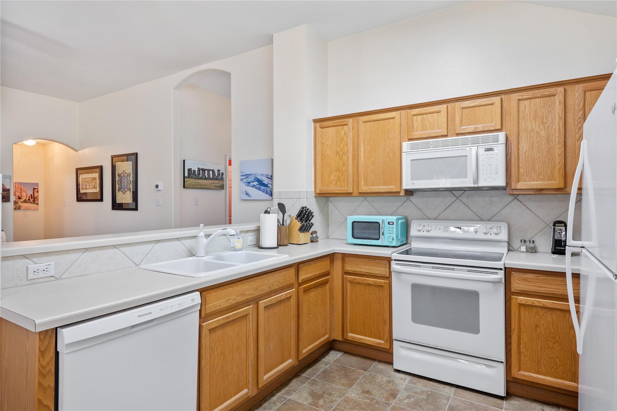 4016 Kerley Ct, Hutto, TX 78634