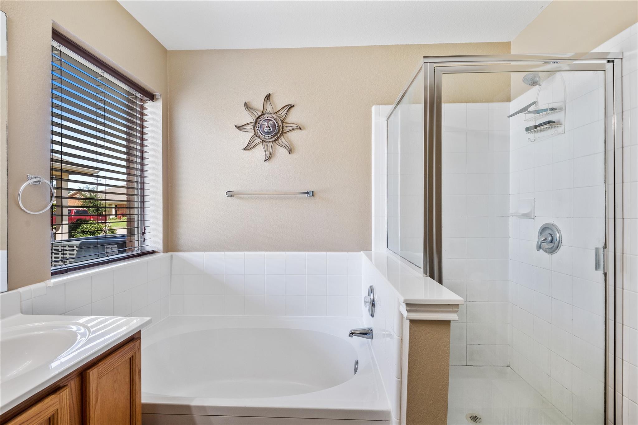 4016 Kerley Ct, Hutto, TX 78634