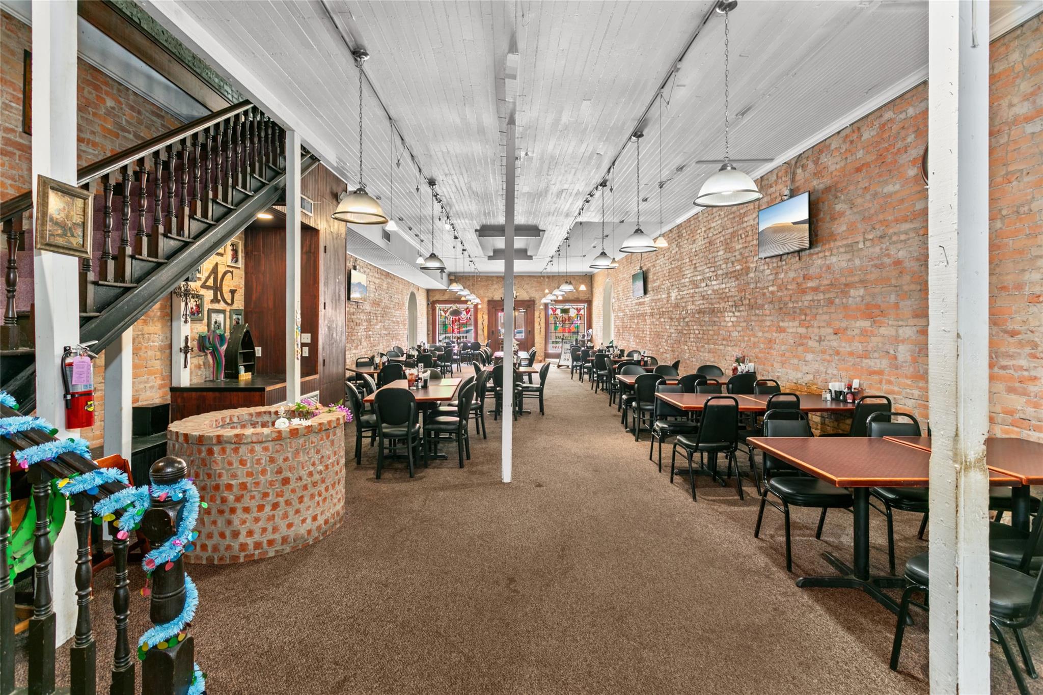 155 W Austin St, Giddings, TX 78942