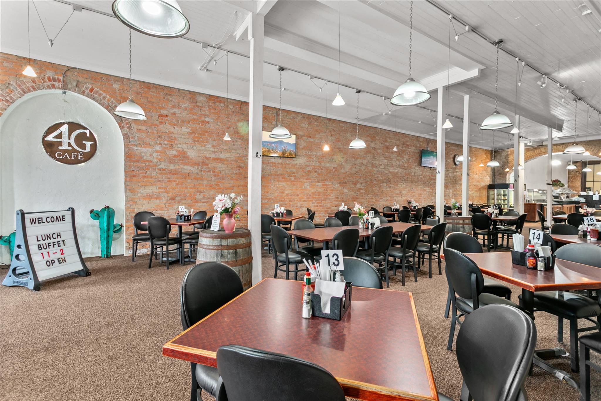 155 W Austin St, Giddings, TX 78942