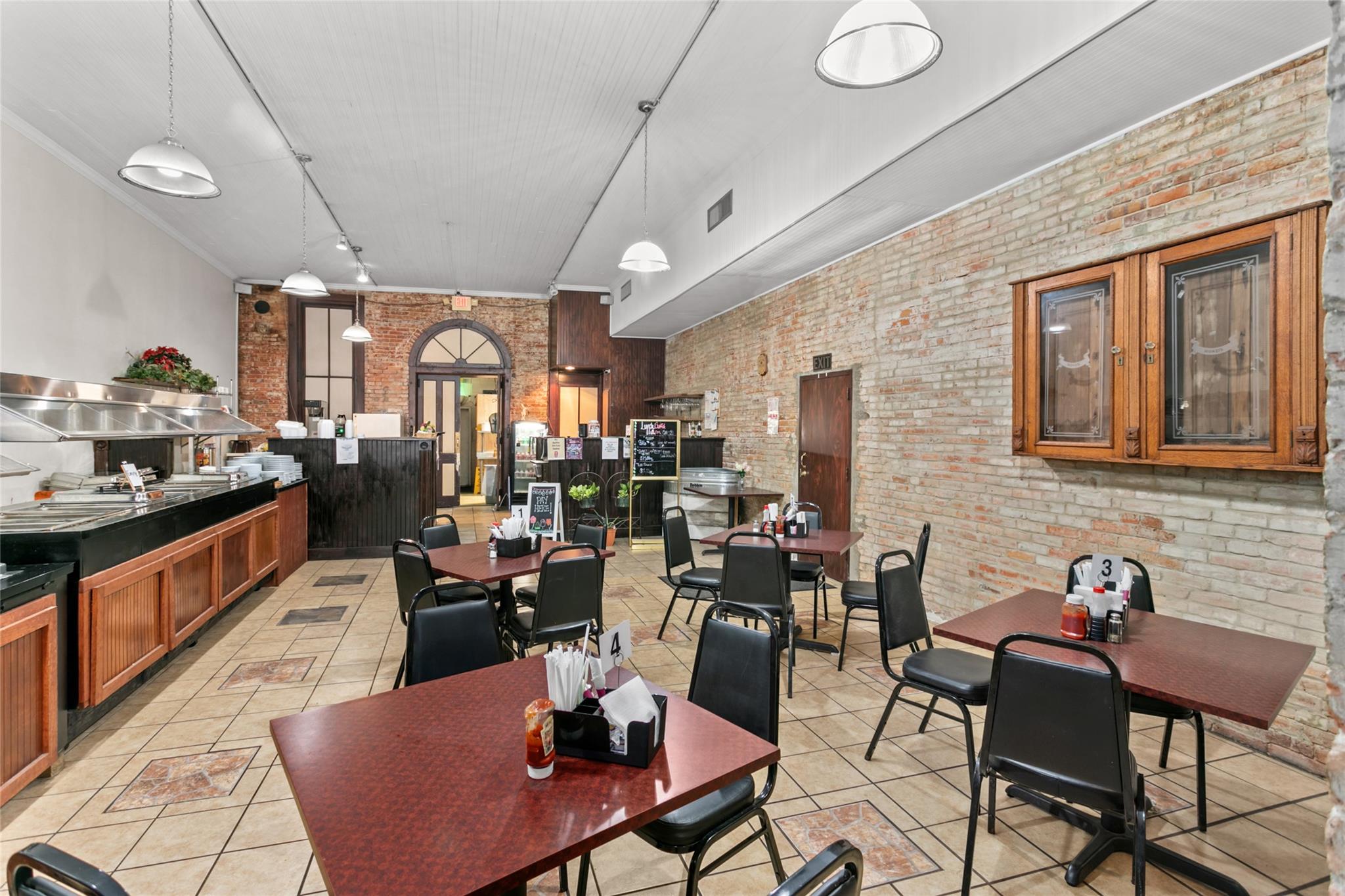 155 W Austin St, Giddings, TX 78942