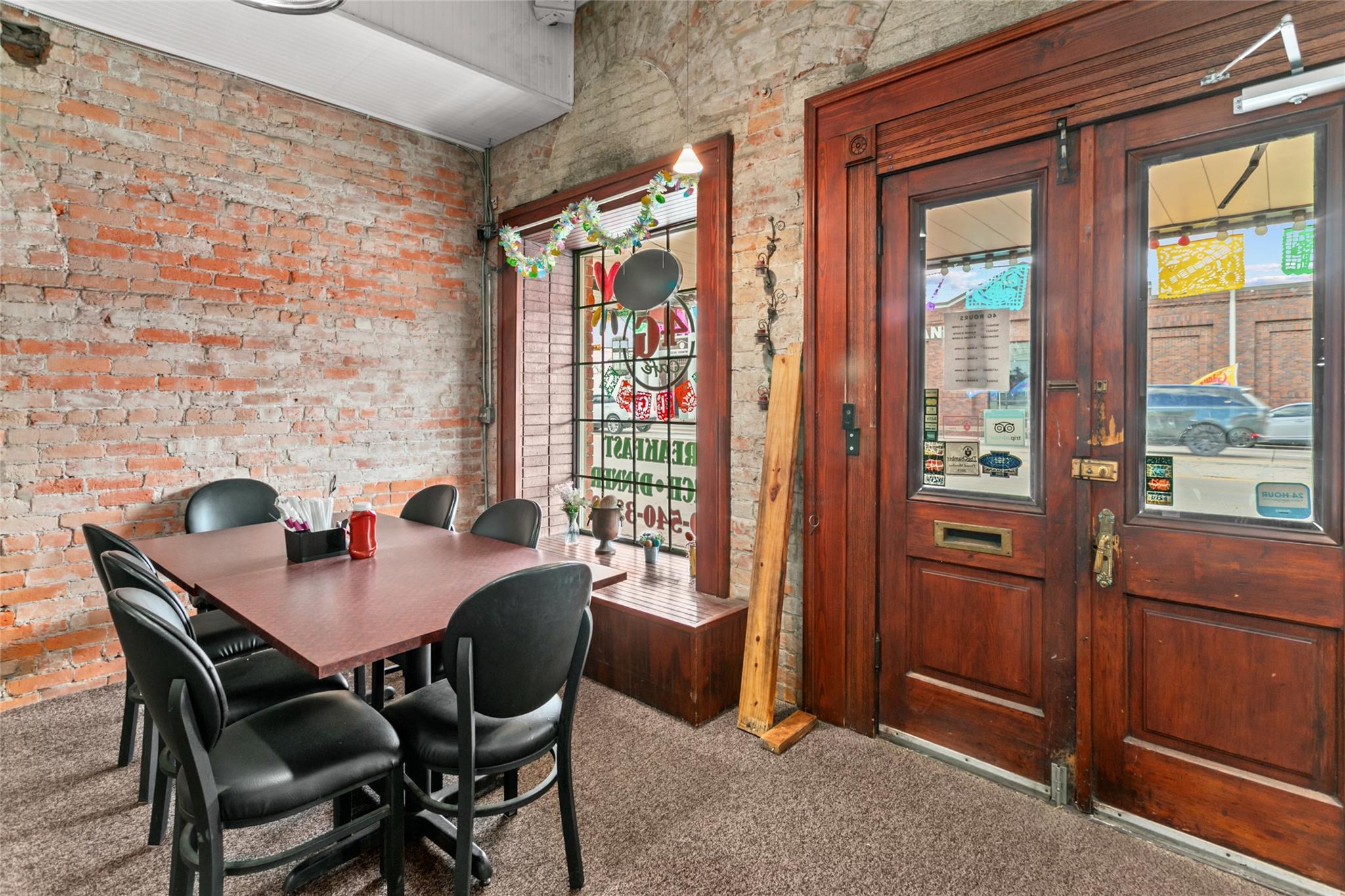 155 W Austin St, Giddings, TX 78942