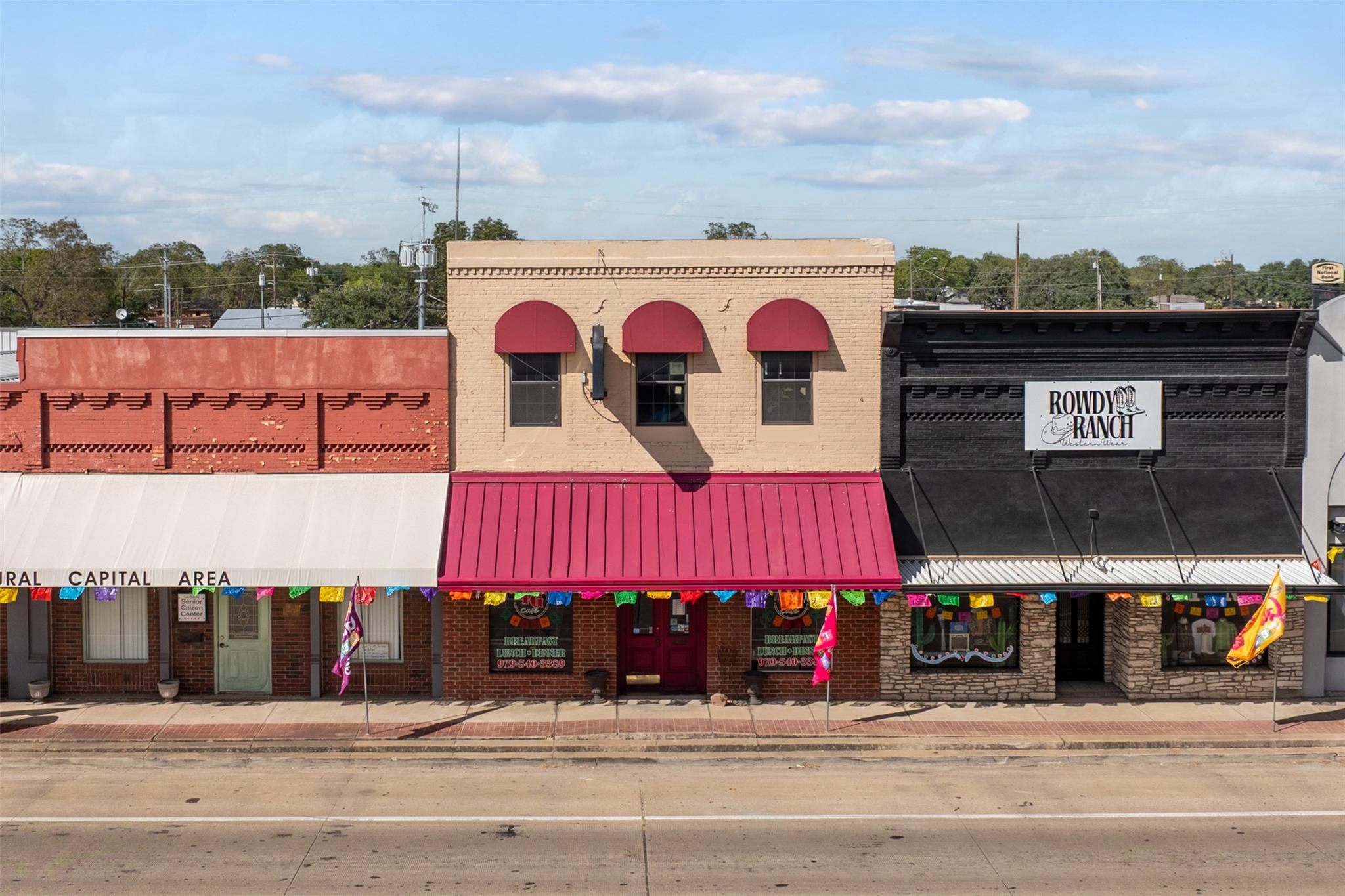 155 W Austin St, Giddings, TX 78942