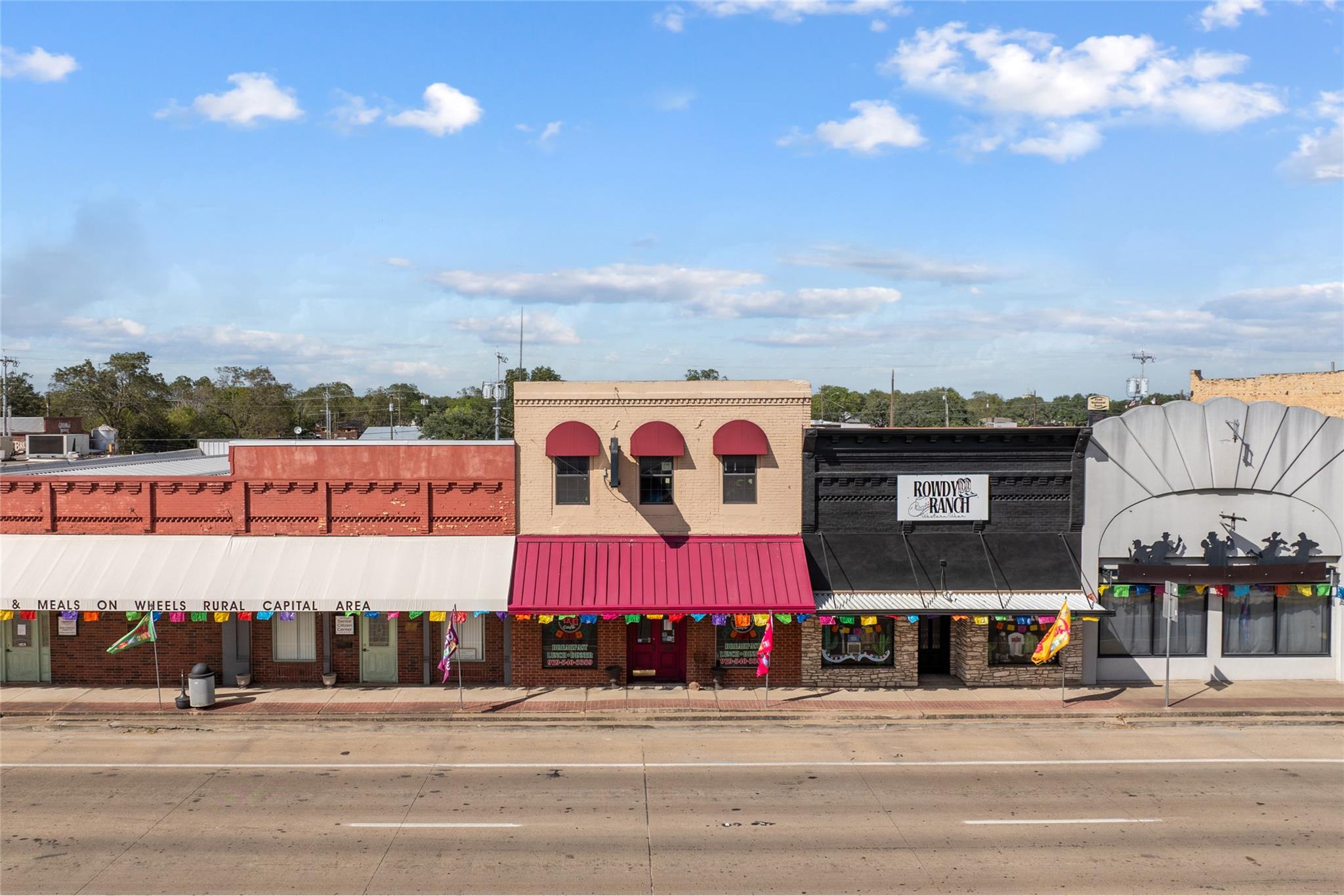 155 W Austin St, Giddings, TX 78942