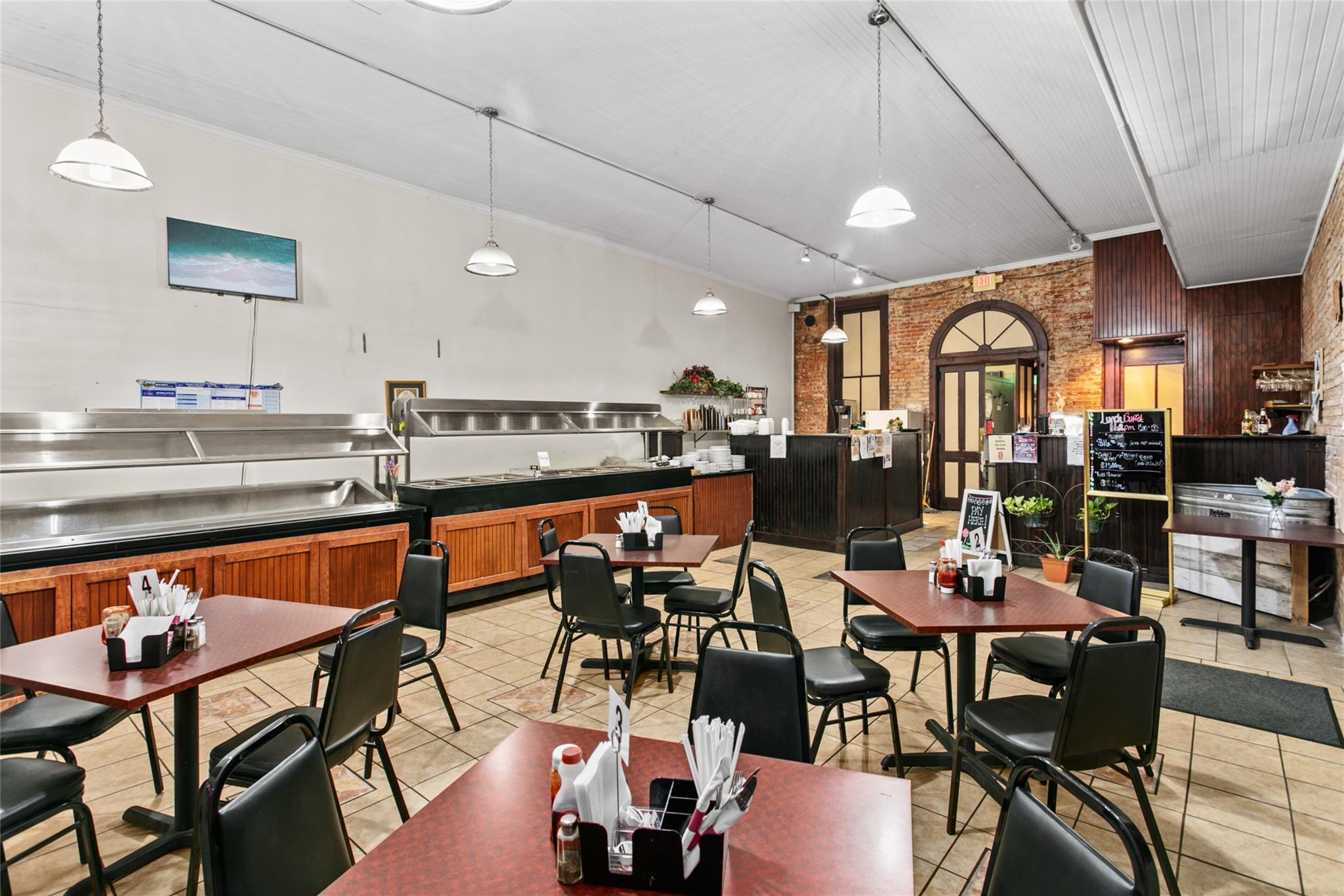 155 W Austin St, Giddings, TX 78942