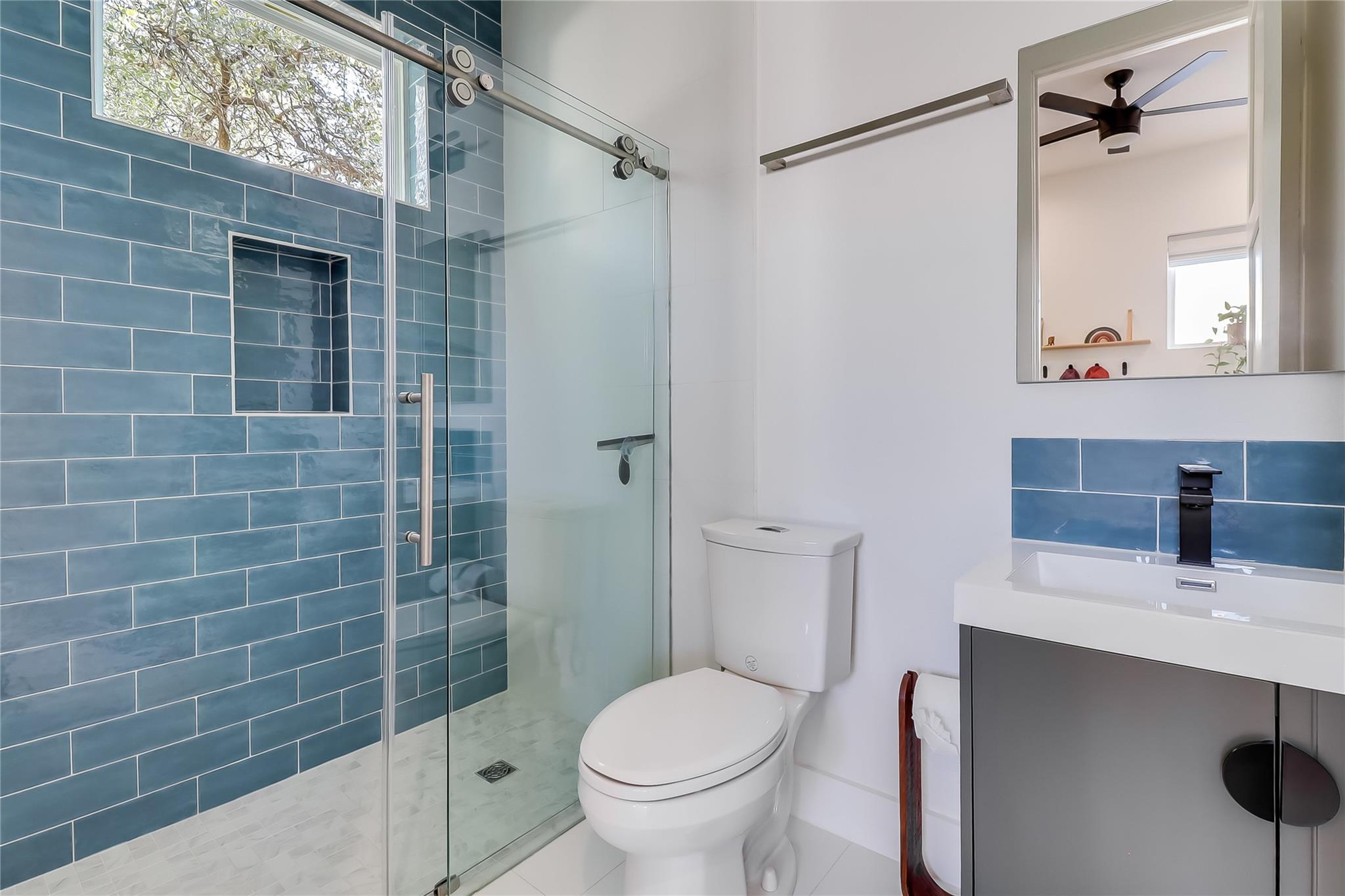 4712 Reyes St # 1, Austin, TX 78721