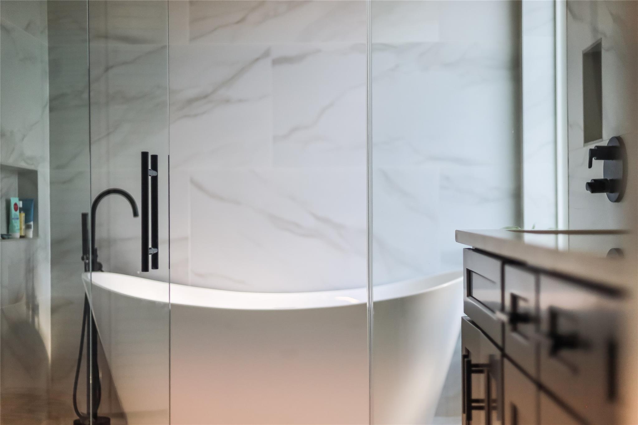 4712 Reyes St # 1, Austin, TX 78721