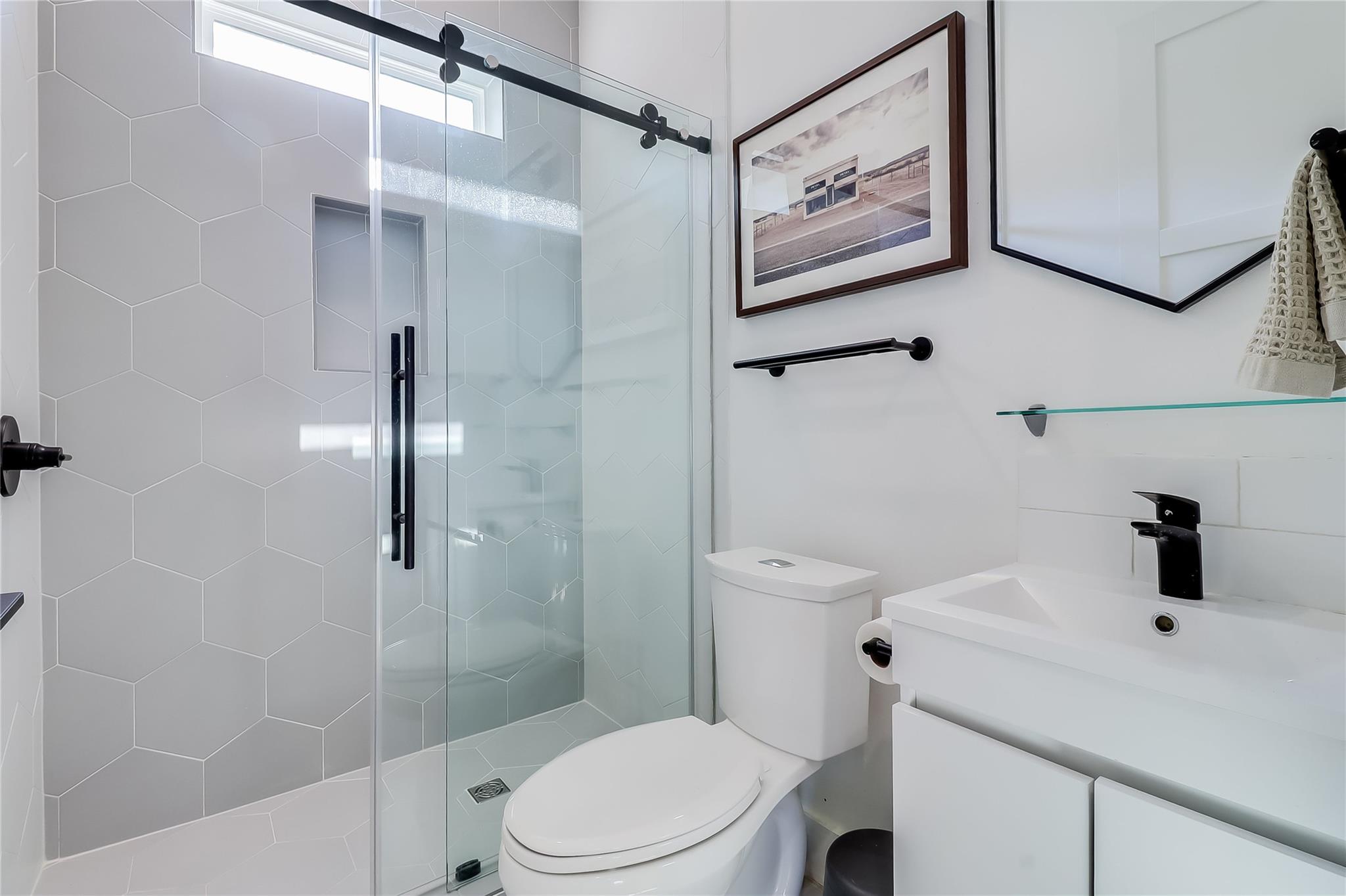 4712 Reyes St # 1, Austin, TX 78721