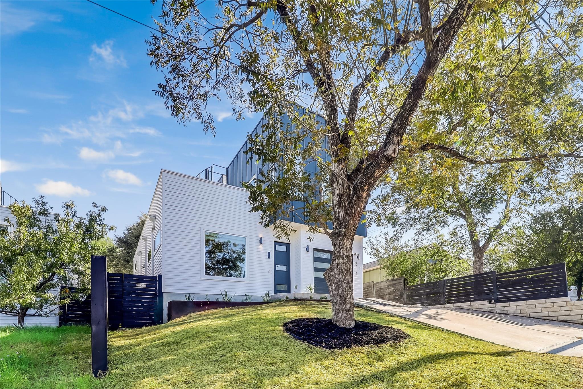 4712 Reyes St # 1, Austin, TX 78721