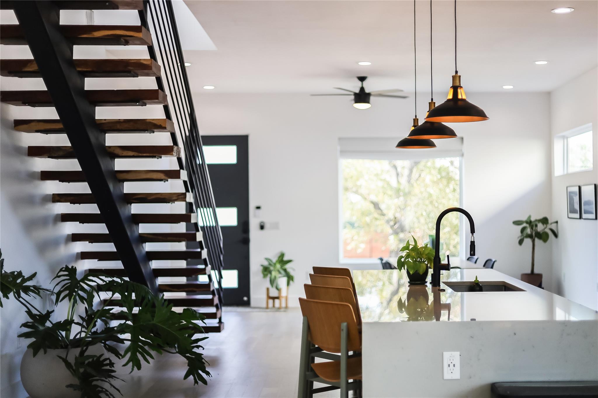 4712 Reyes St # 1, Austin, TX 78721