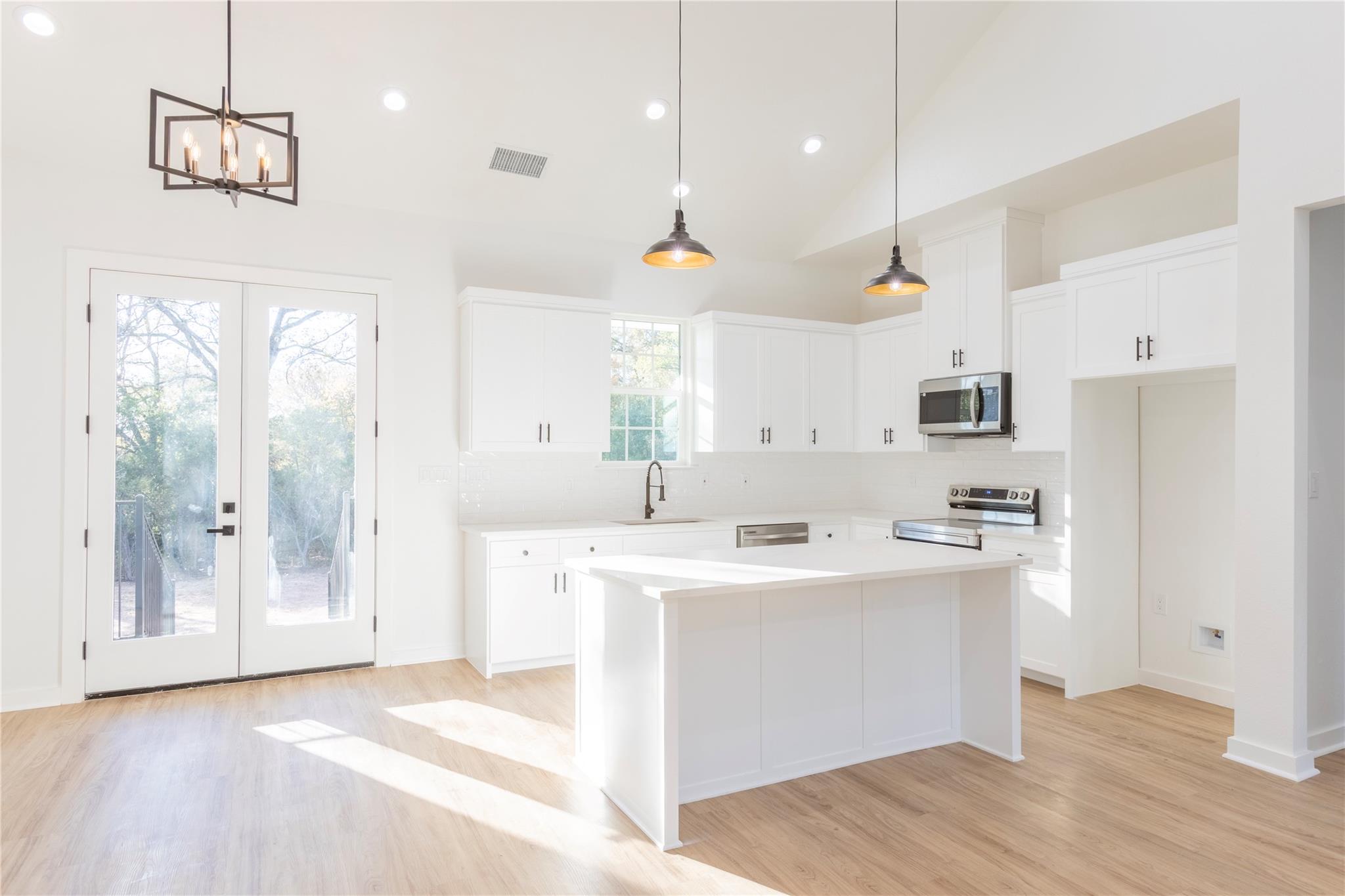 188 Heleakala Dr, Bastrop, TX 78602