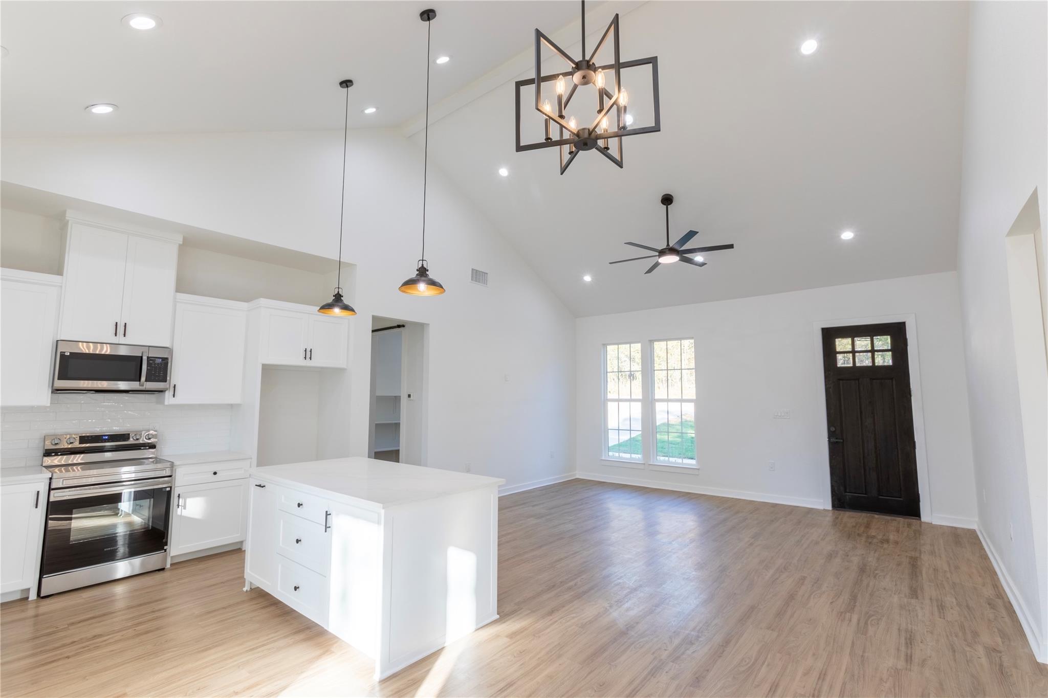 188 Heleakala Dr, Bastrop, TX 78602