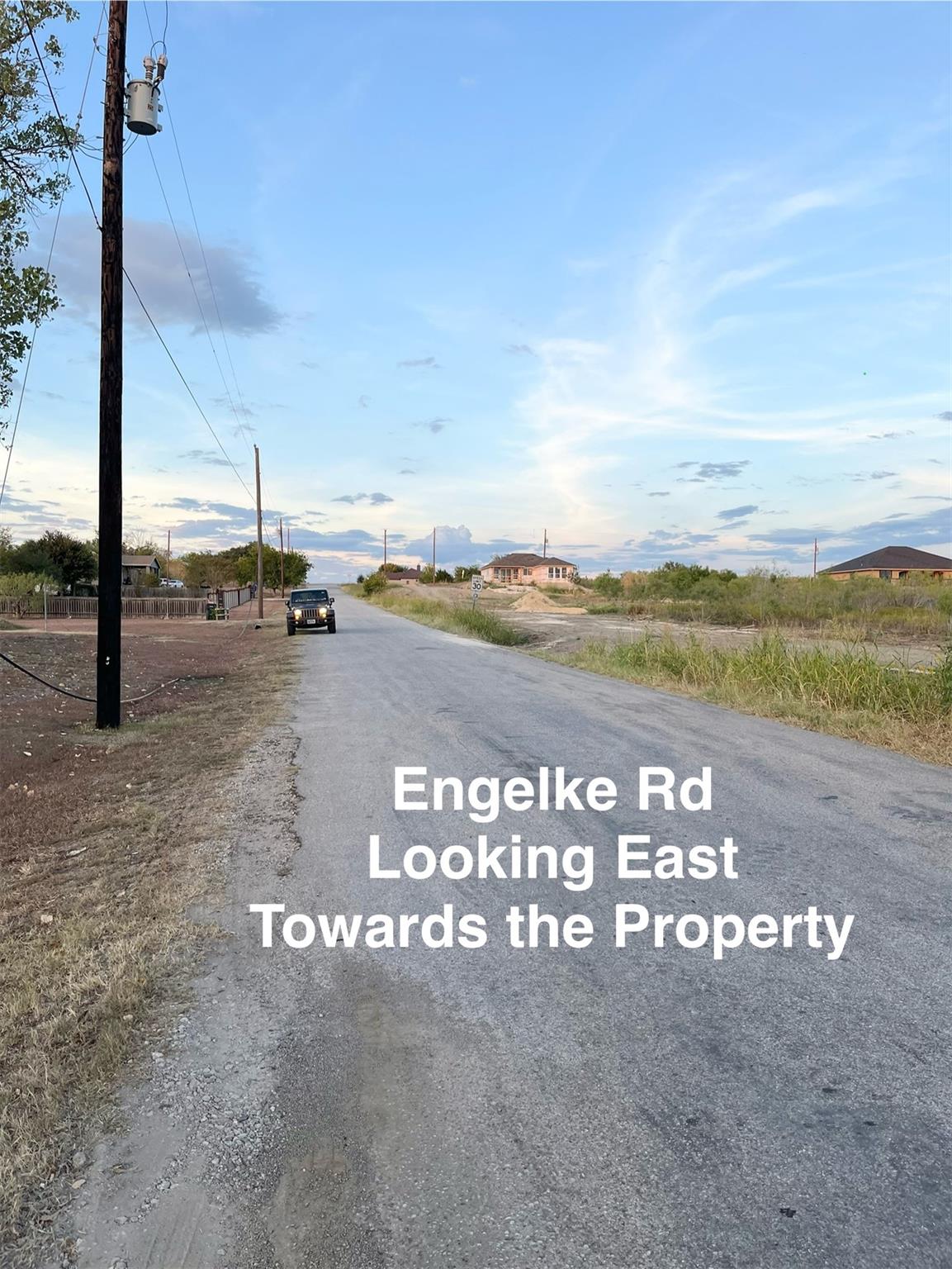 390 Engelke Rd, Niederwald, TX 78640