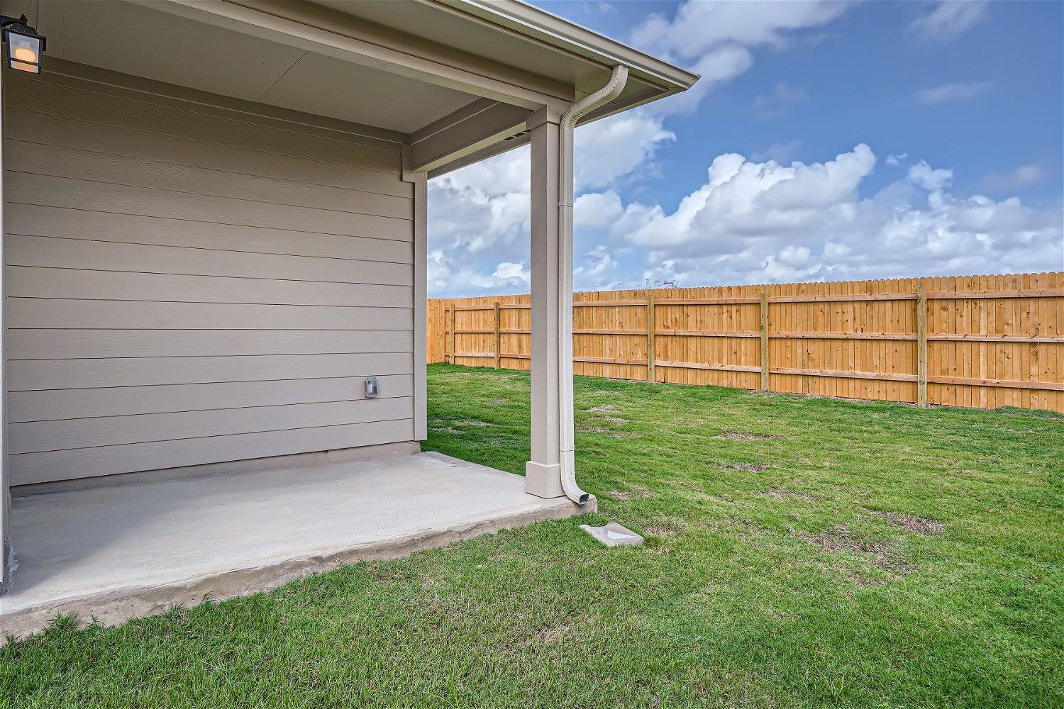 117 Alamo Vine Ct, Kyle, TX 78640
