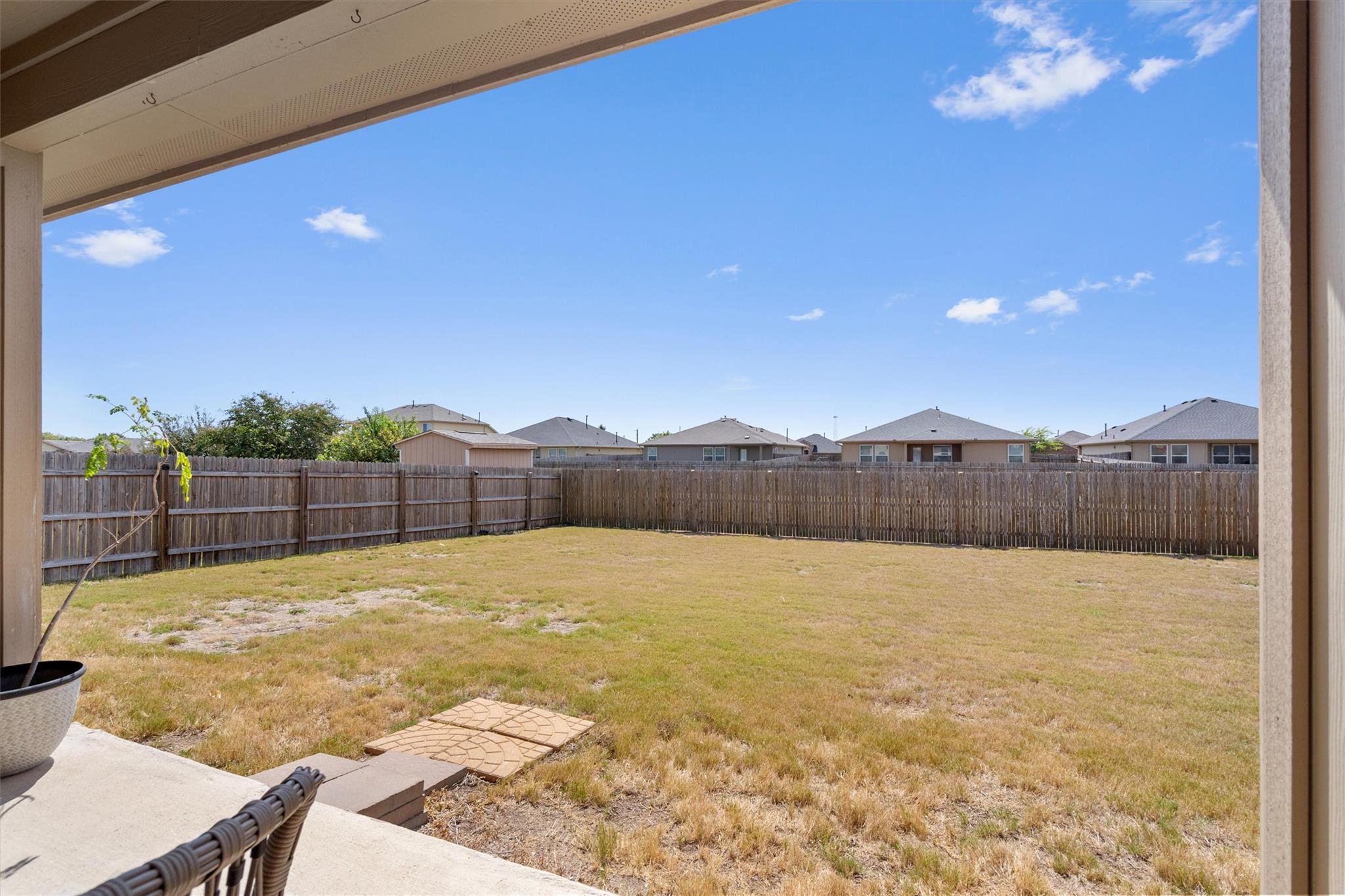 300 Camellia Dr, Hutto, TX 78634