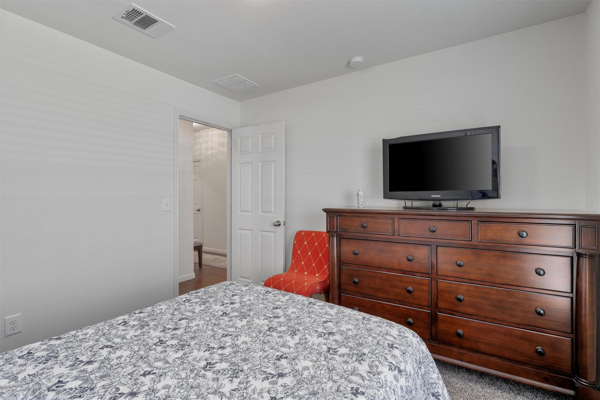 300 Camellia Dr, Hutto, TX 78634