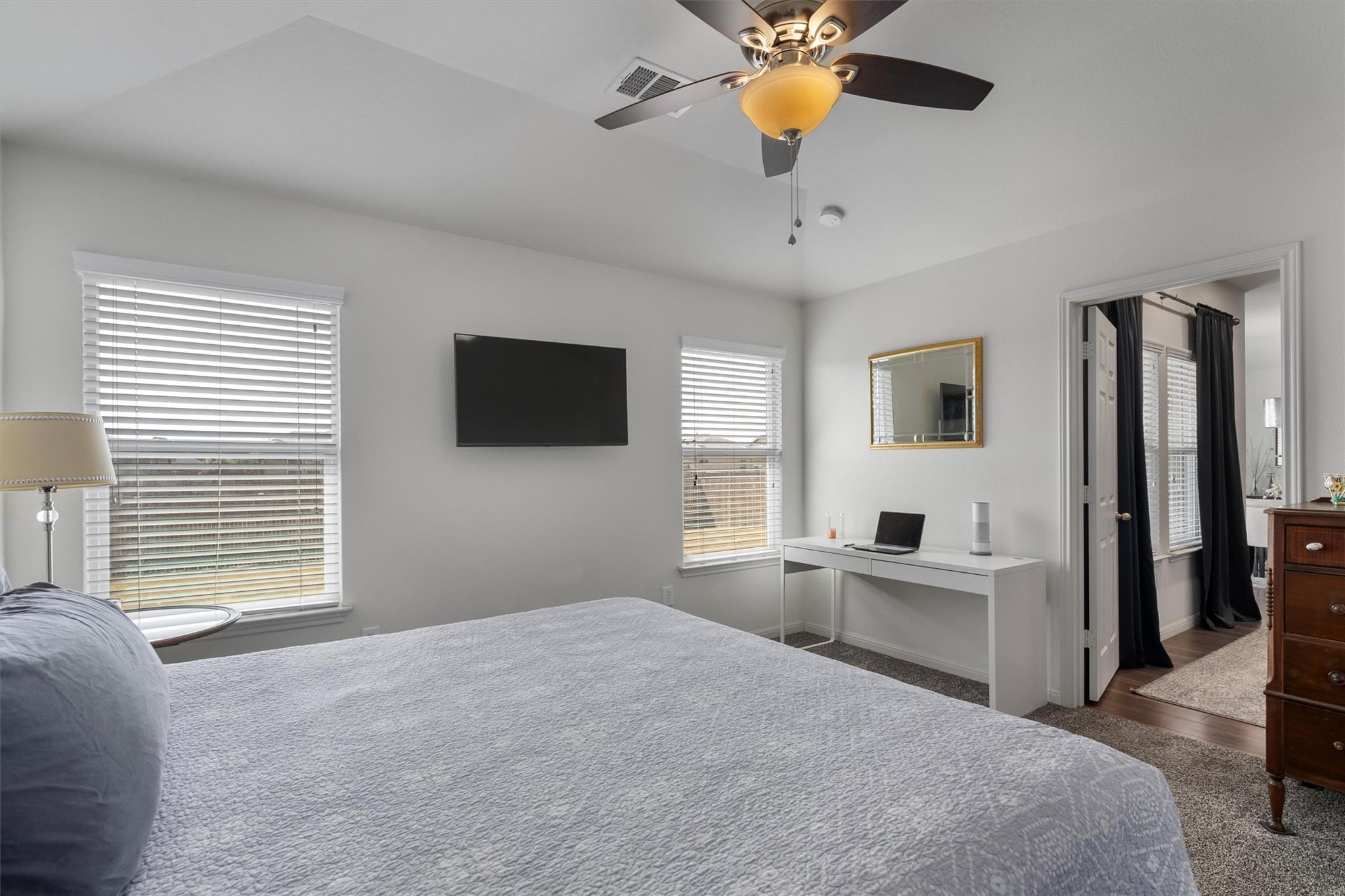 300 Camellia Dr, Hutto, TX 78634