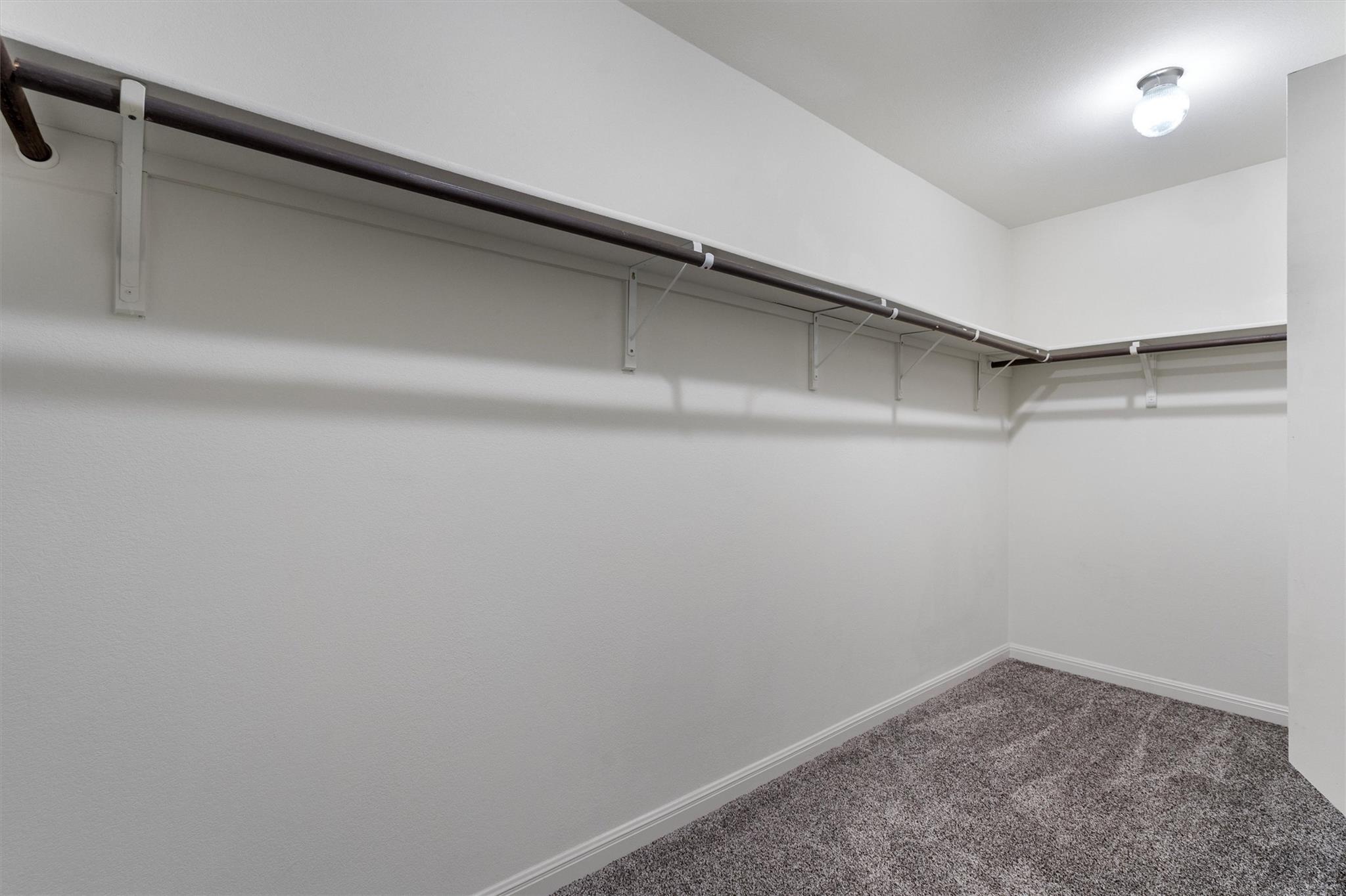 300 Camellia Dr, Hutto, TX 78634