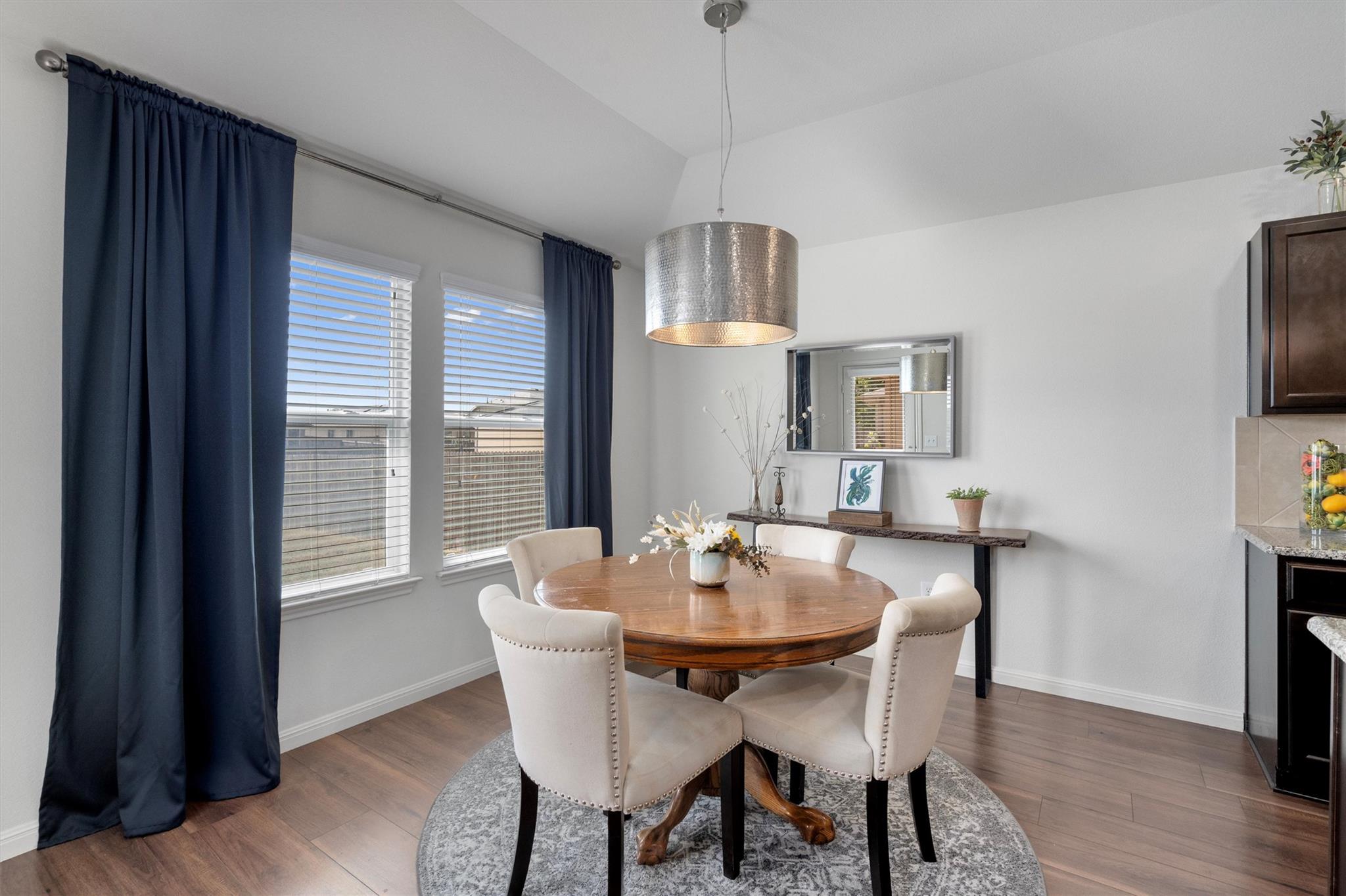 300 Camellia Dr, Hutto, TX 78634