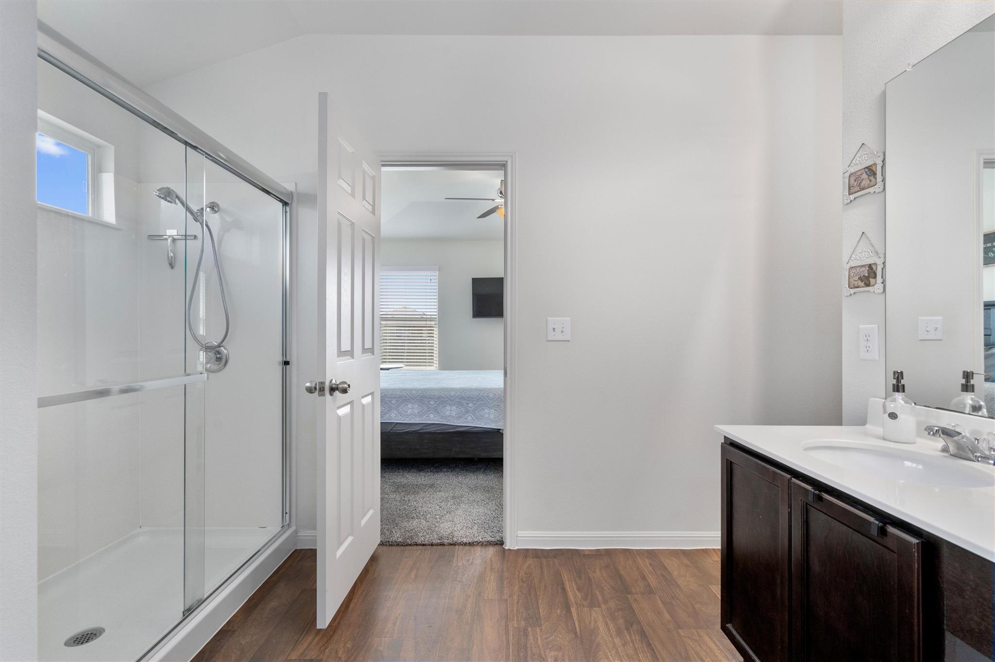 300 Camellia Dr, Hutto, TX 78634