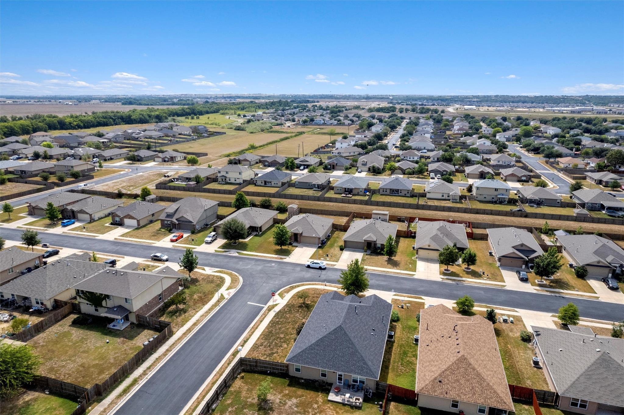 300 Camellia Dr, Hutto, TX 78634