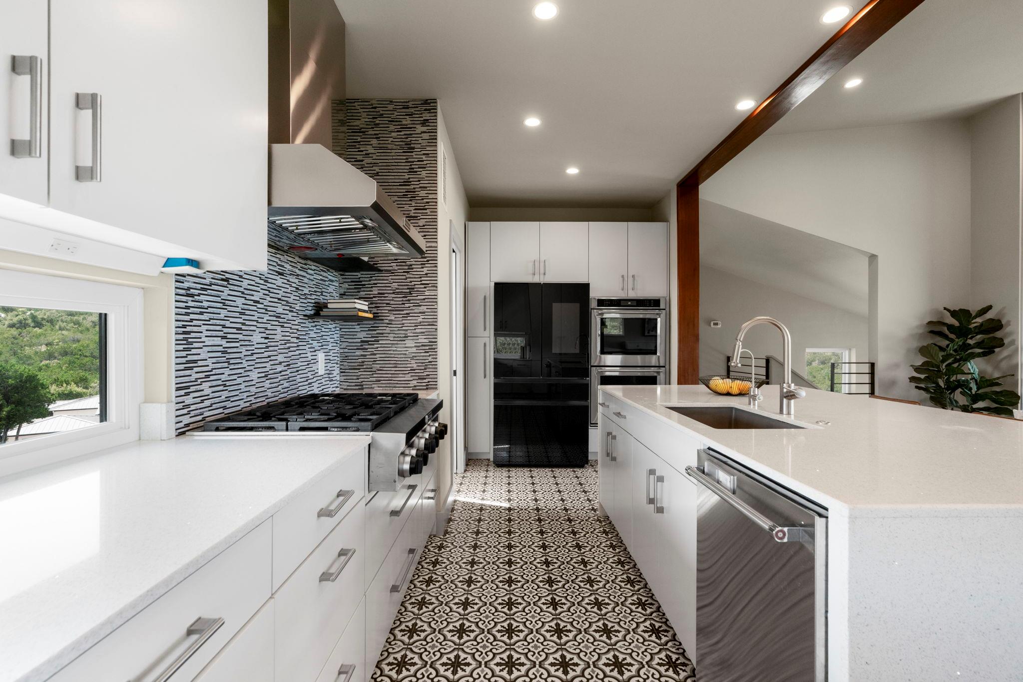 10800 Superview Dr, Austin, TX 78736