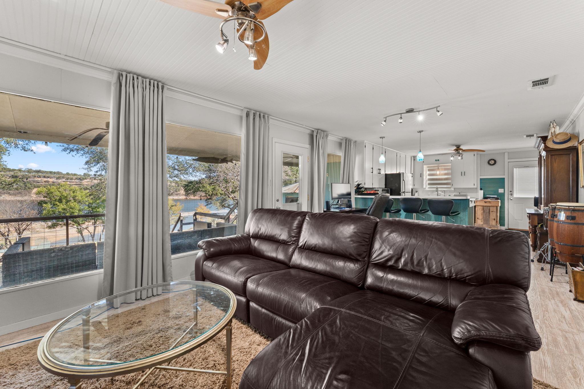 1327 Lake Shore Dr, Spicewood, TX 78669