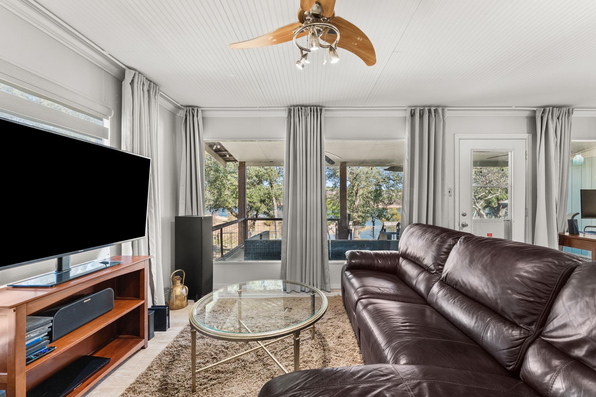 1327 Lake Shore Dr, Spicewood, TX 78669