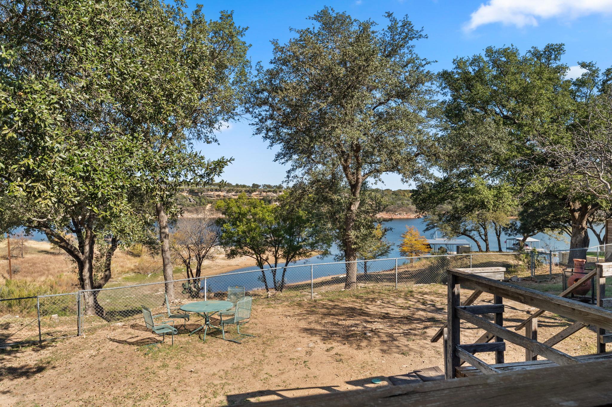 1327 Lake Shore Dr, Spicewood, TX 78669