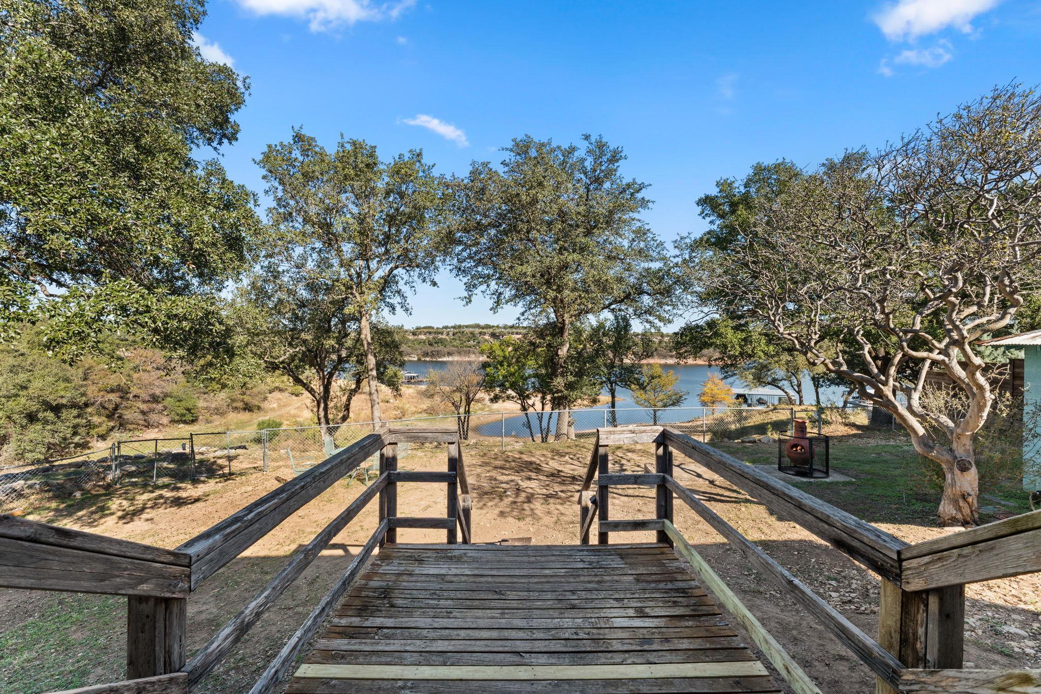 1327 Lake Shore Dr, Spicewood, TX 78669