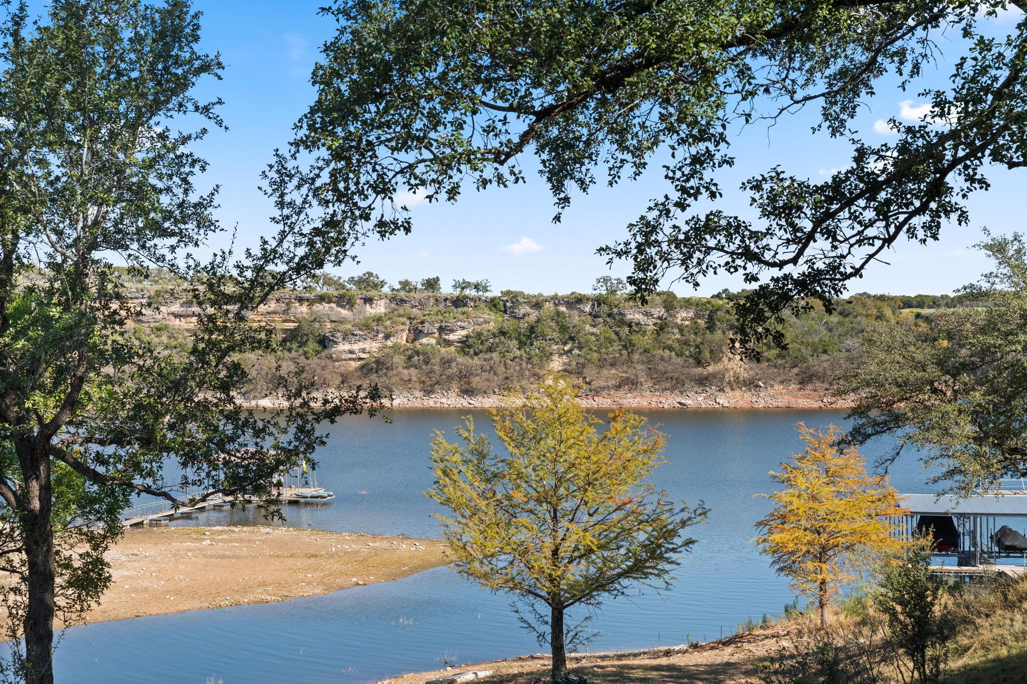 1327 Lake Shore Dr, Spicewood, TX 78669