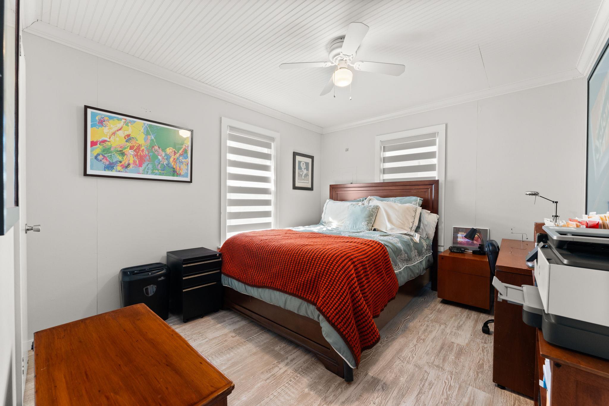 1327 Lake Shore Dr, Spicewood, TX 78669