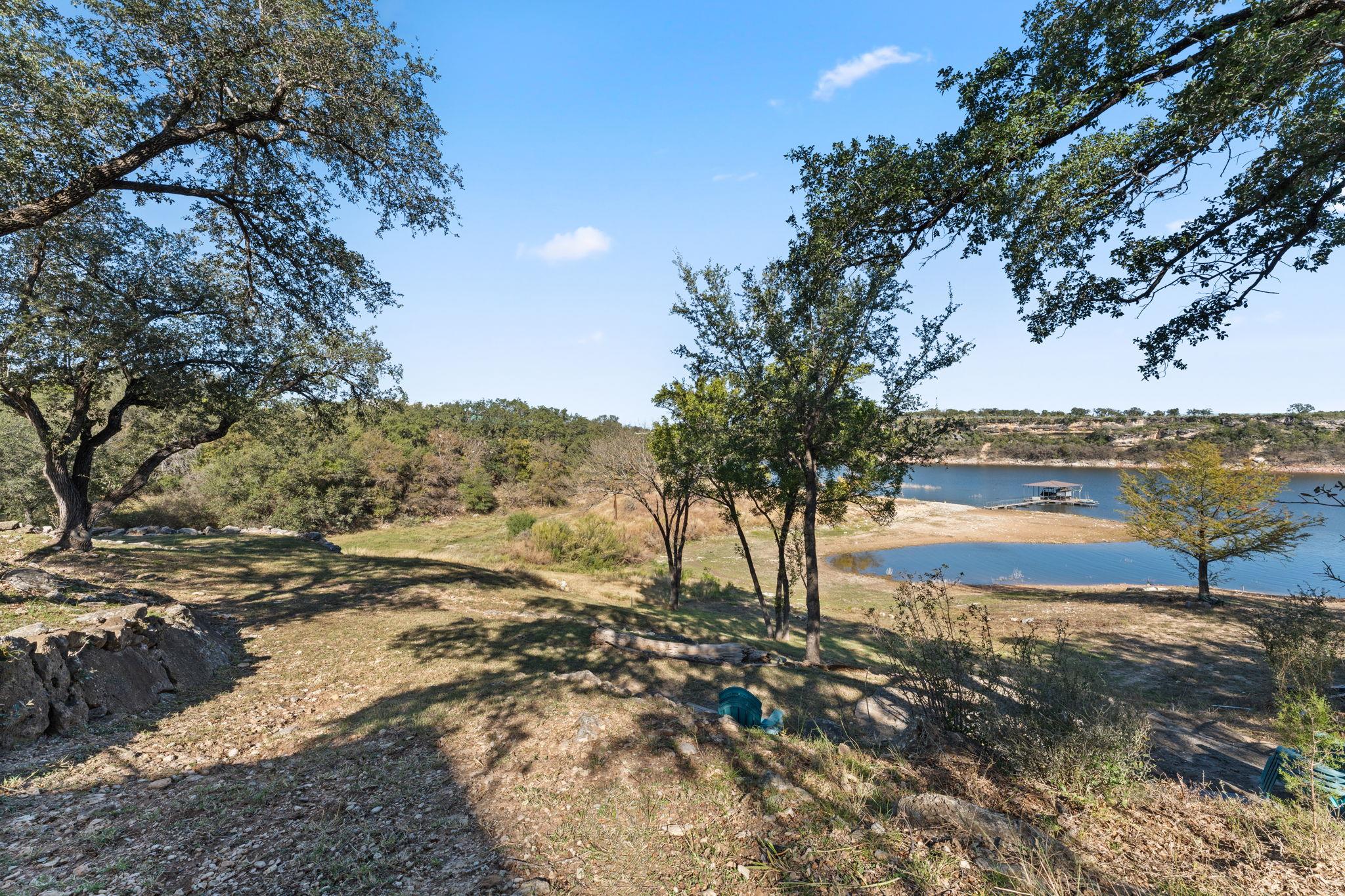 1327 Lake Shore Dr, Spicewood, TX 78669