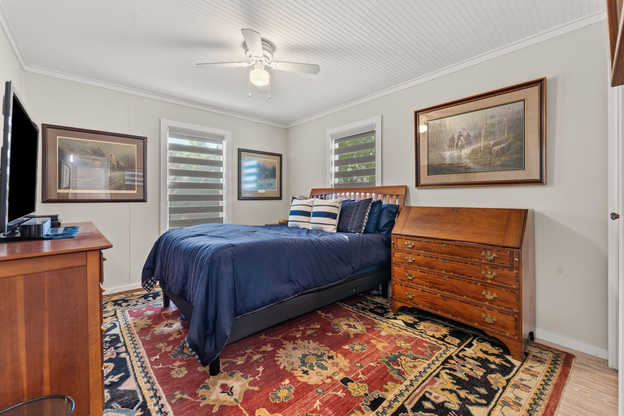 1327 Lake Shore Dr, Spicewood, TX 78669