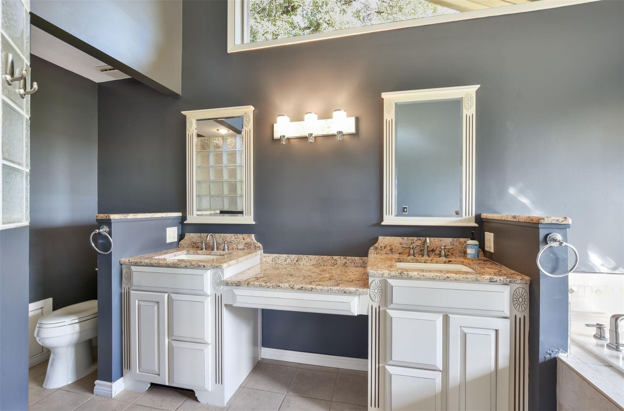 18205 Ridge Rd, Lago Vista, TX 78645