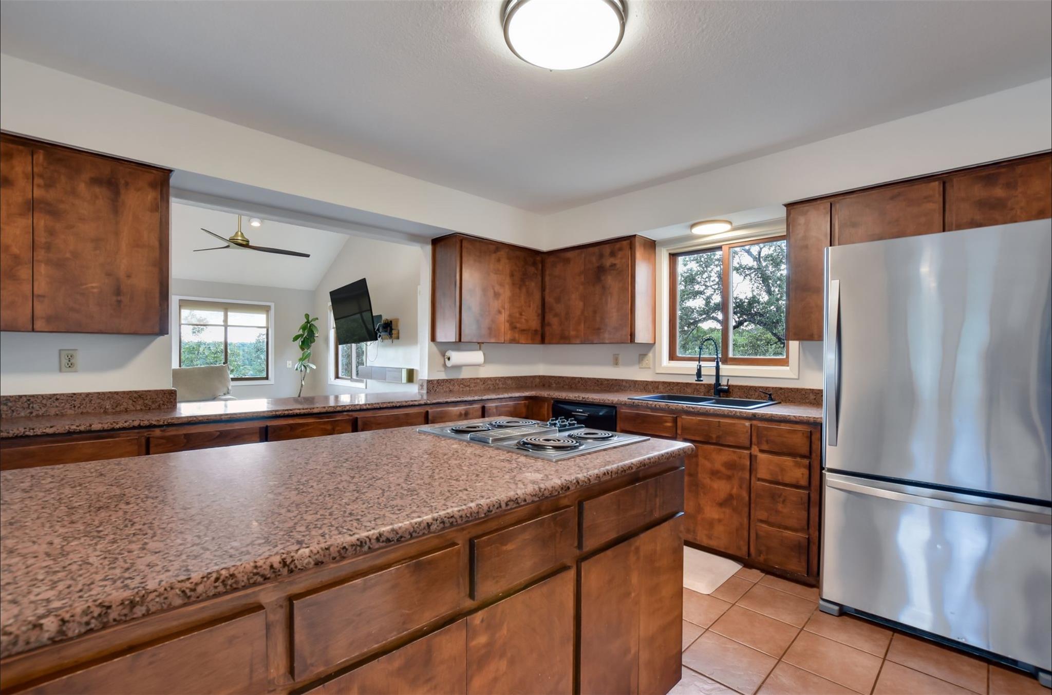 18205 Ridge Rd, Lago Vista, TX 78645