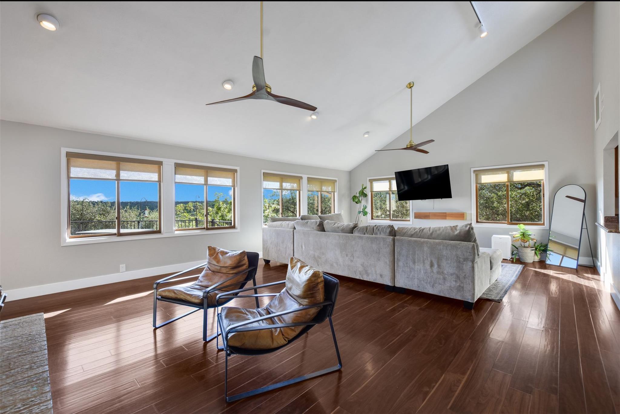 18205 Ridge Rd, Lago Vista, TX 78645