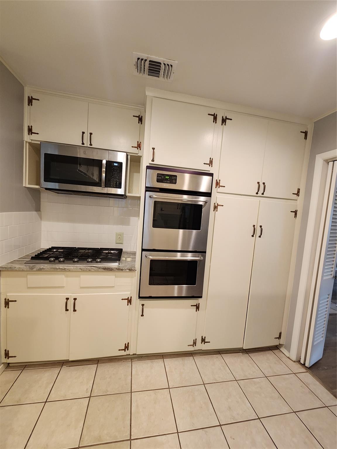 1912 Ridgemont Dr, Austin, TX 78723