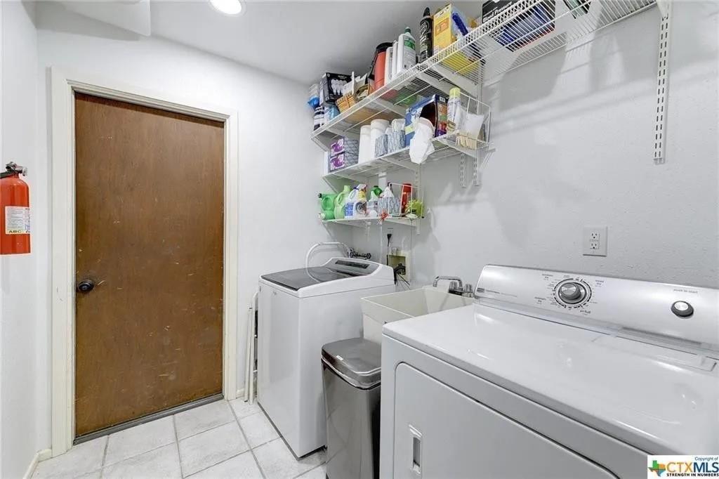 112 W Mimosa Cir, San Marcos, TX 78666