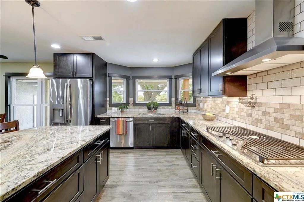 112 W Mimosa Cir, San Marcos, TX 78666